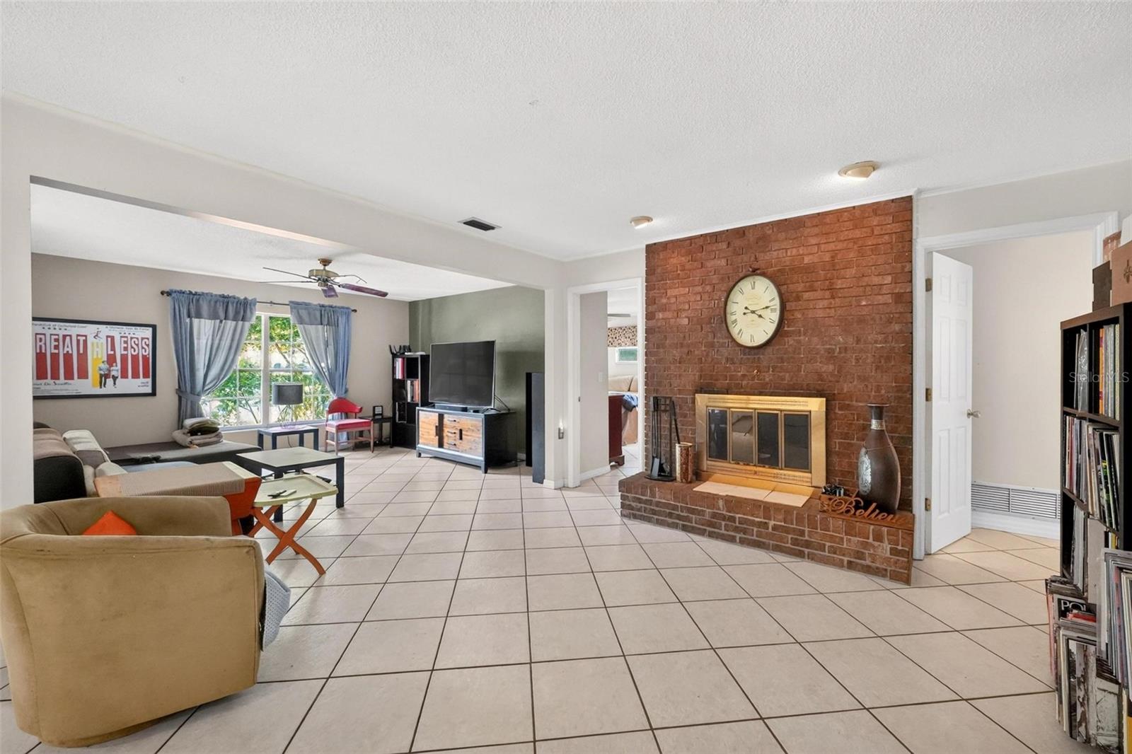 SWEETWATER OAKS SEC 04 - Residential