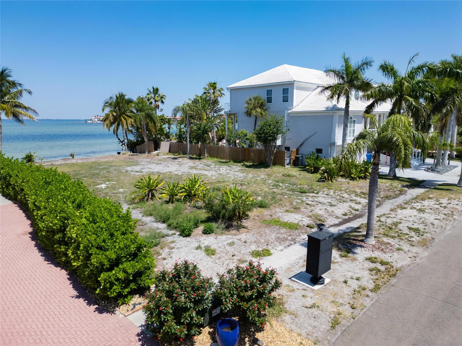 SYMPHONY ISLES UNIT FIVE - Residential