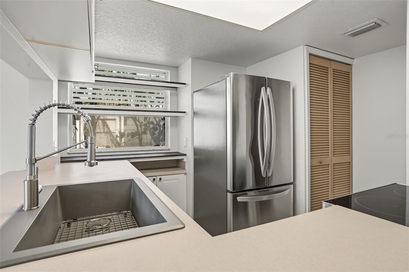ISLAND CLUB WEST PH 01 - Residential