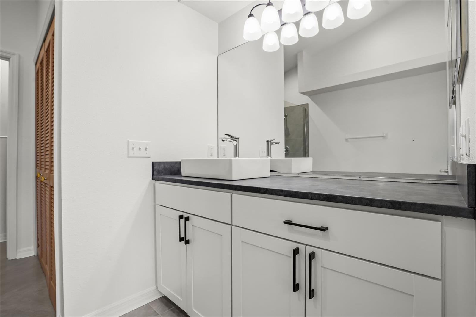 ISLAND CLUB WEST PH 01 - Residential