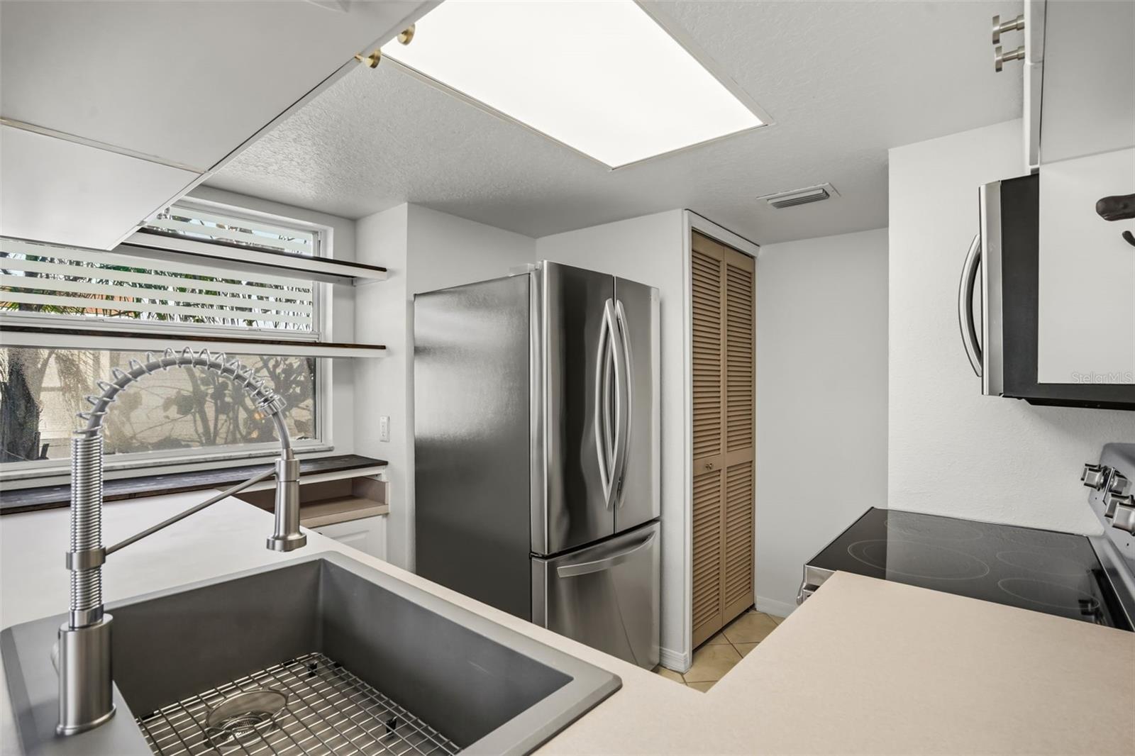 ISLAND CLUB WEST PH 01 - Residential