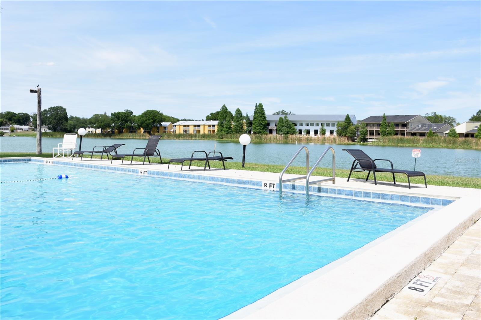 LAKE BENTLEY SHORES CONDO PH 01 - Residential
