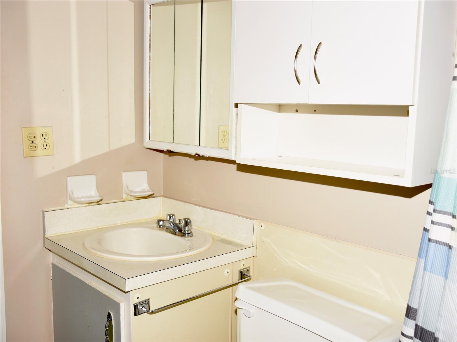 LAKE BENTLEY SHORES CONDO PH 01 - Residential
