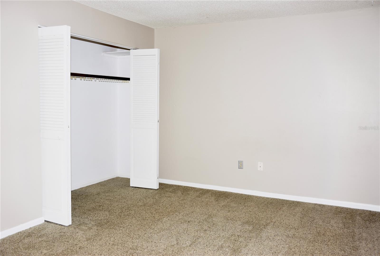 LAKE BENTLEY SHORES CONDO PH 01 - Residential