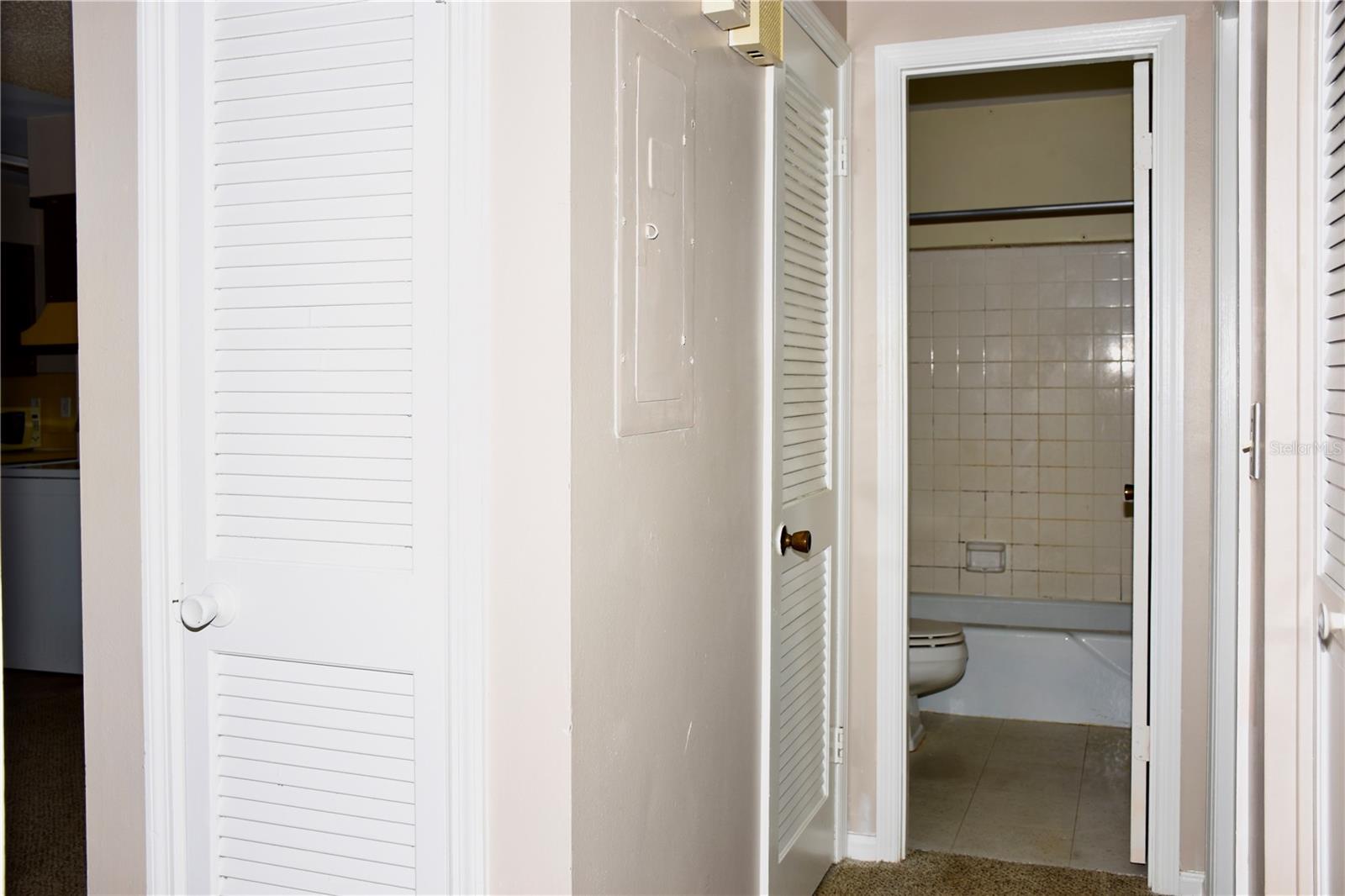 LAKE BENTLEY SHORES CONDO PH 01 - Residential
