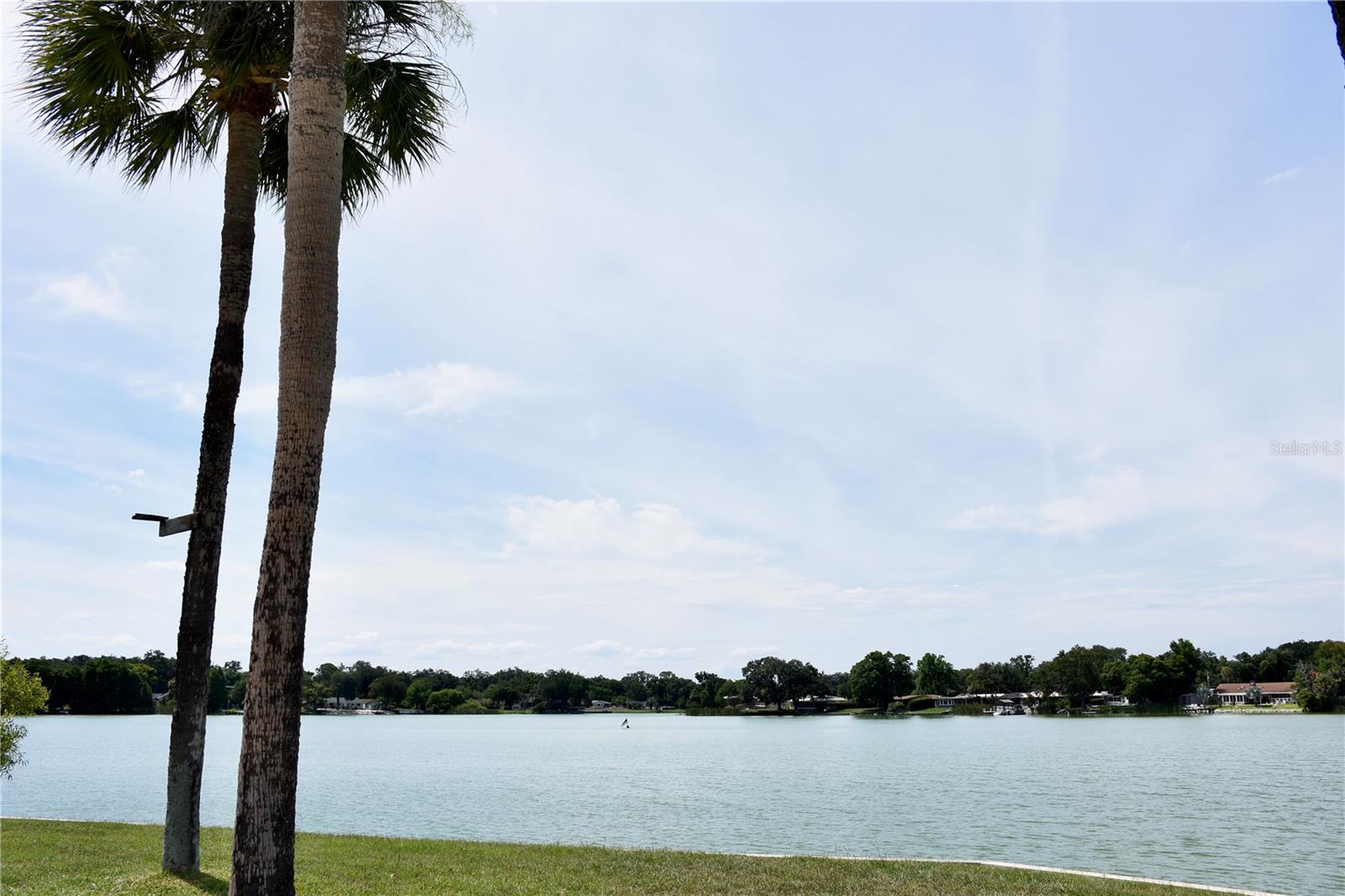 LAKE BENTLEY SHORES CONDO PH 01 - Residential