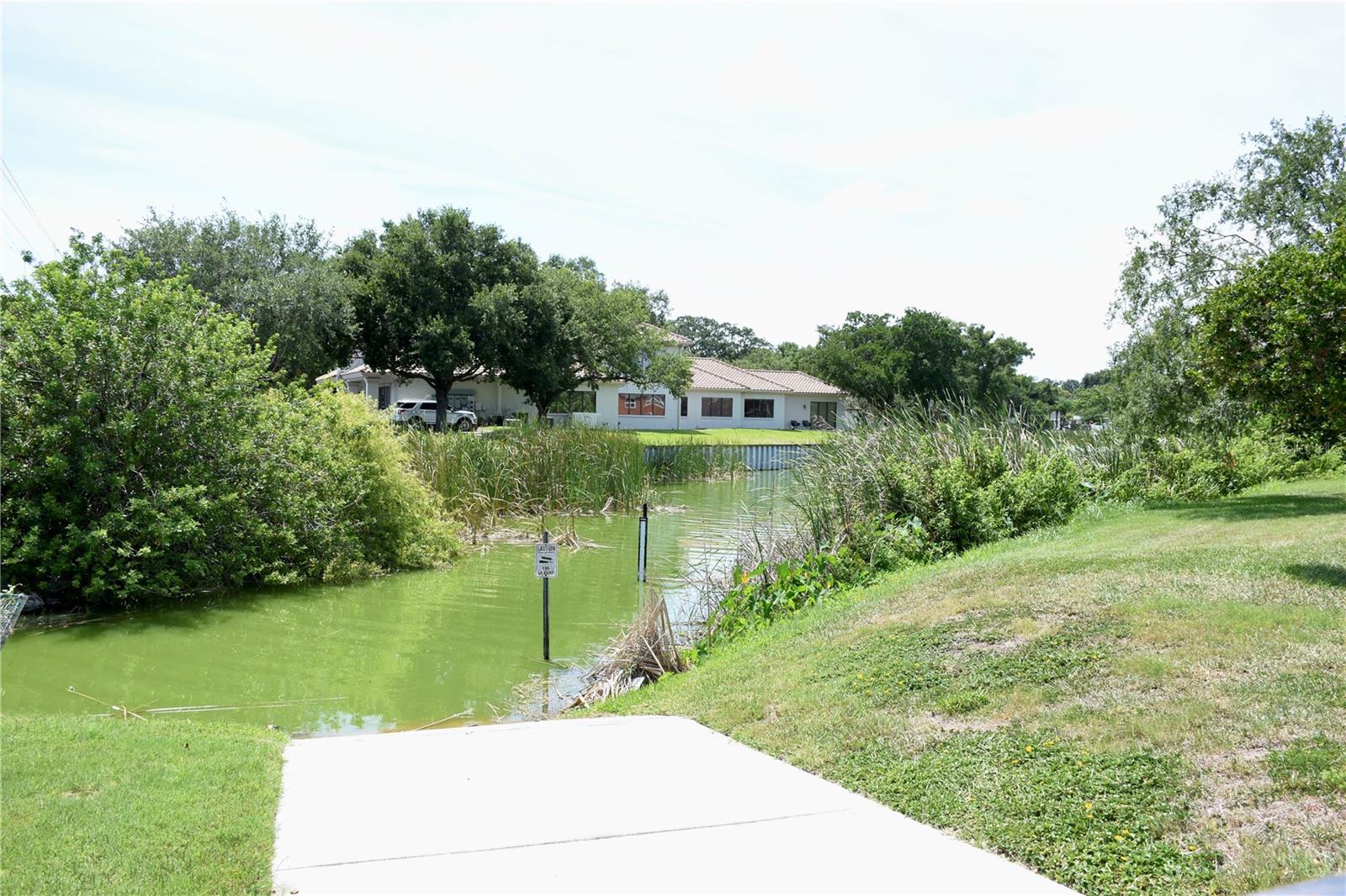 LAKE BENTLEY SHORES CONDO PH 01 - Residential
