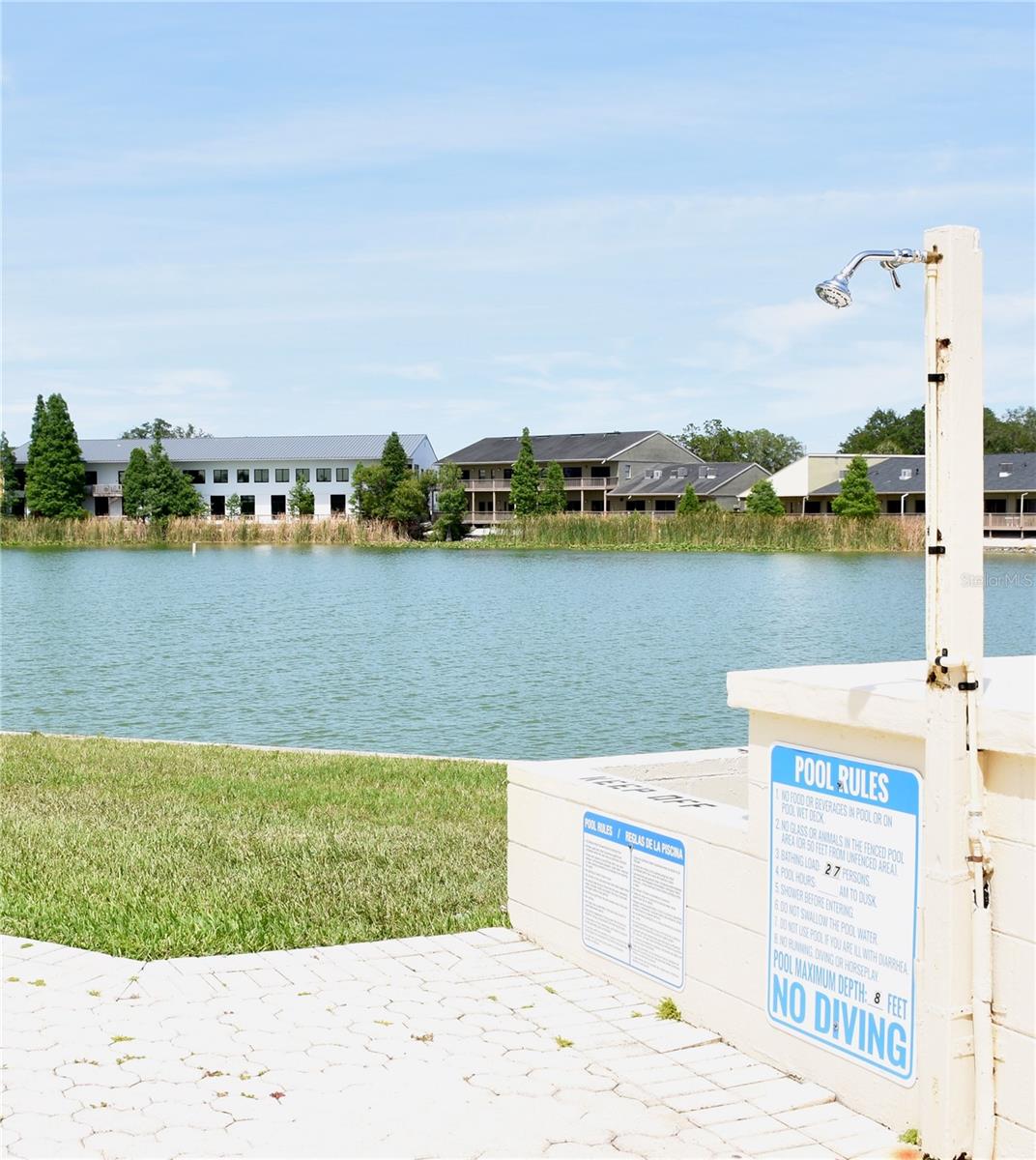 LAKE BENTLEY SHORES CONDO PH 01 - Residential