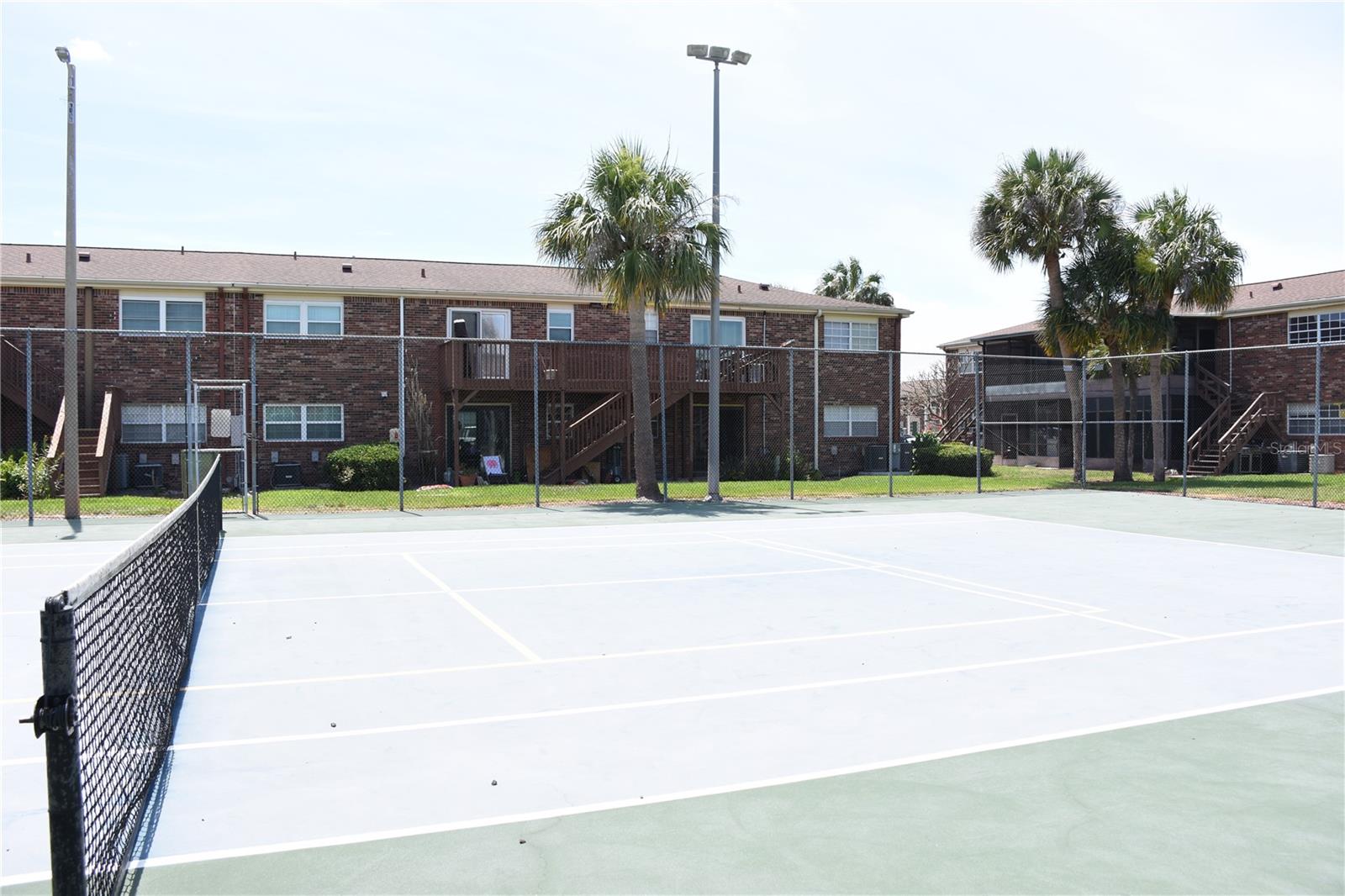 LAKE BENTLEY SHORES CONDO PH 01 - Residential