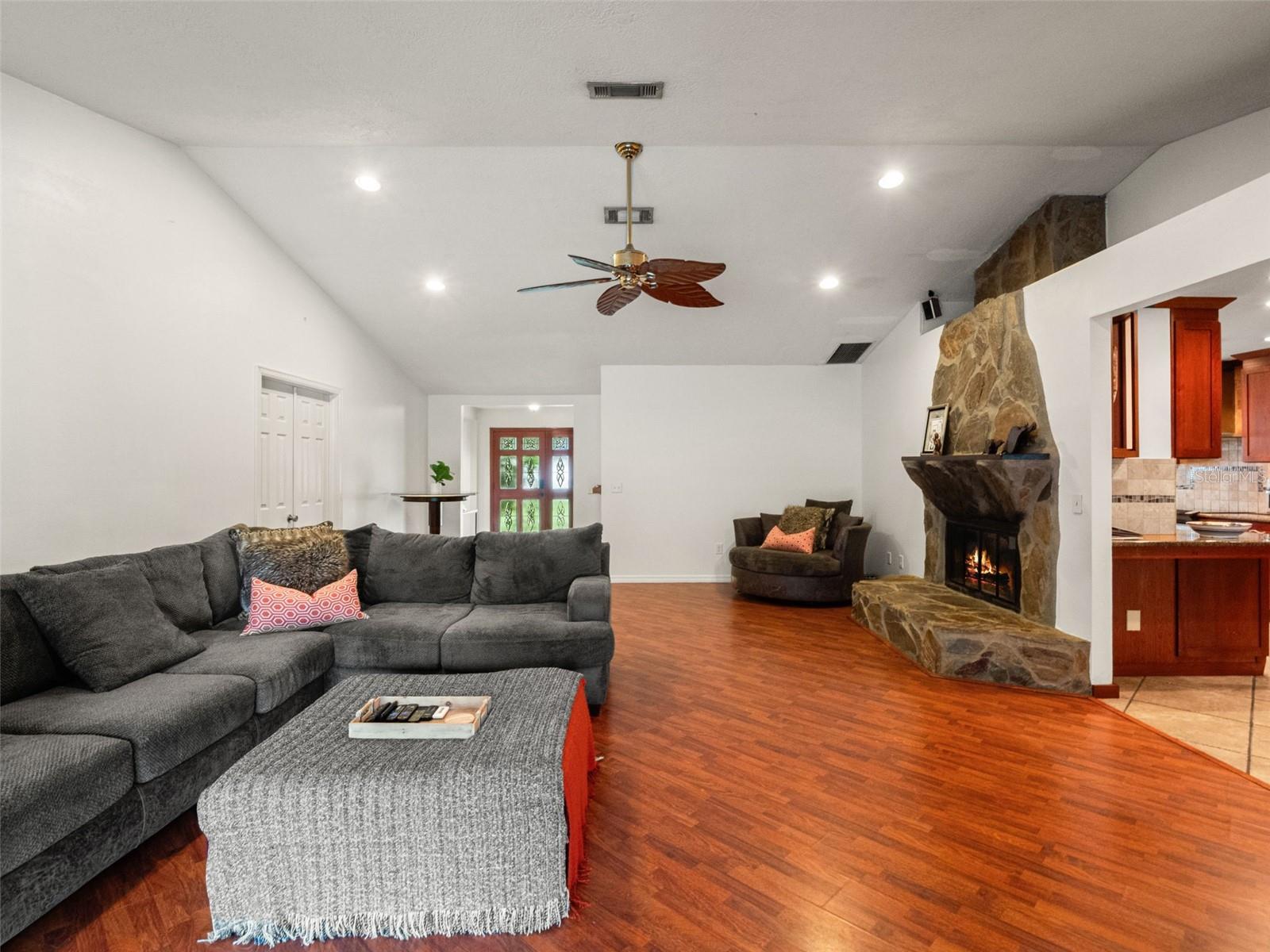 SPRING HOLLOW PH 01 - Residential