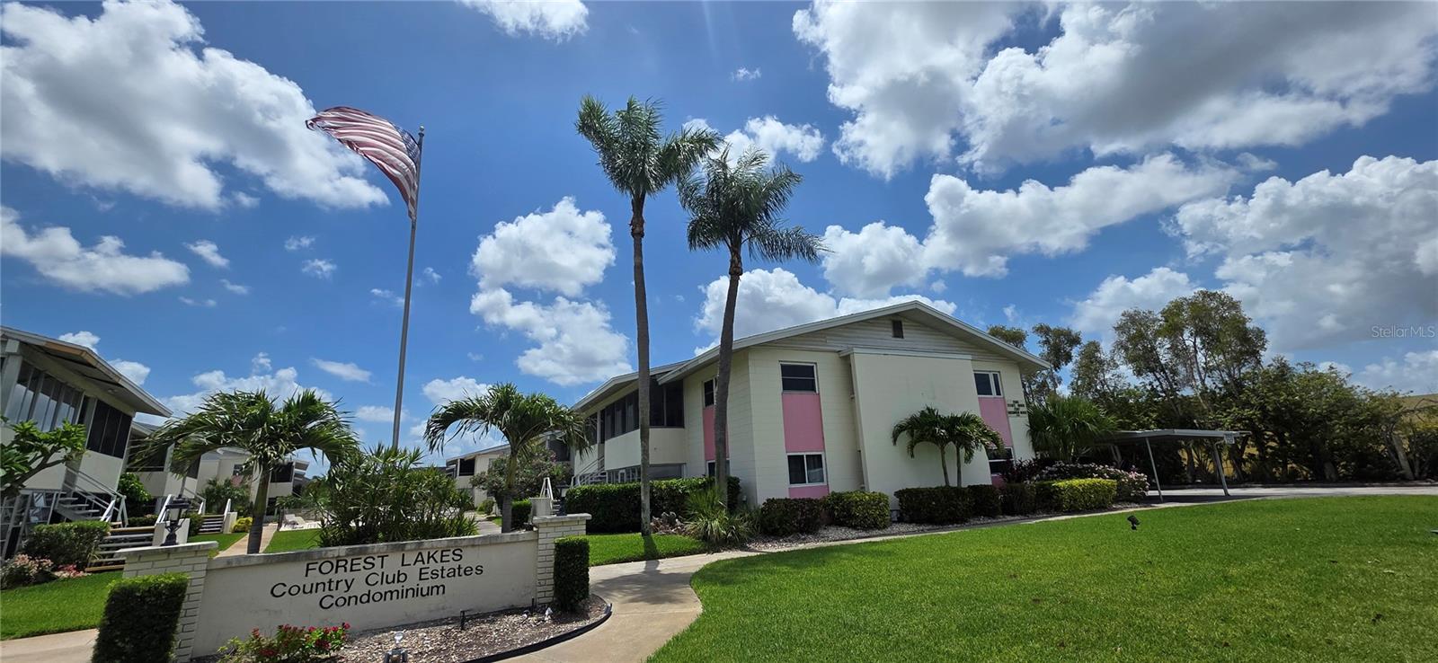 FOREST LAKES COUNTRY CLUB ESTATE - Residential