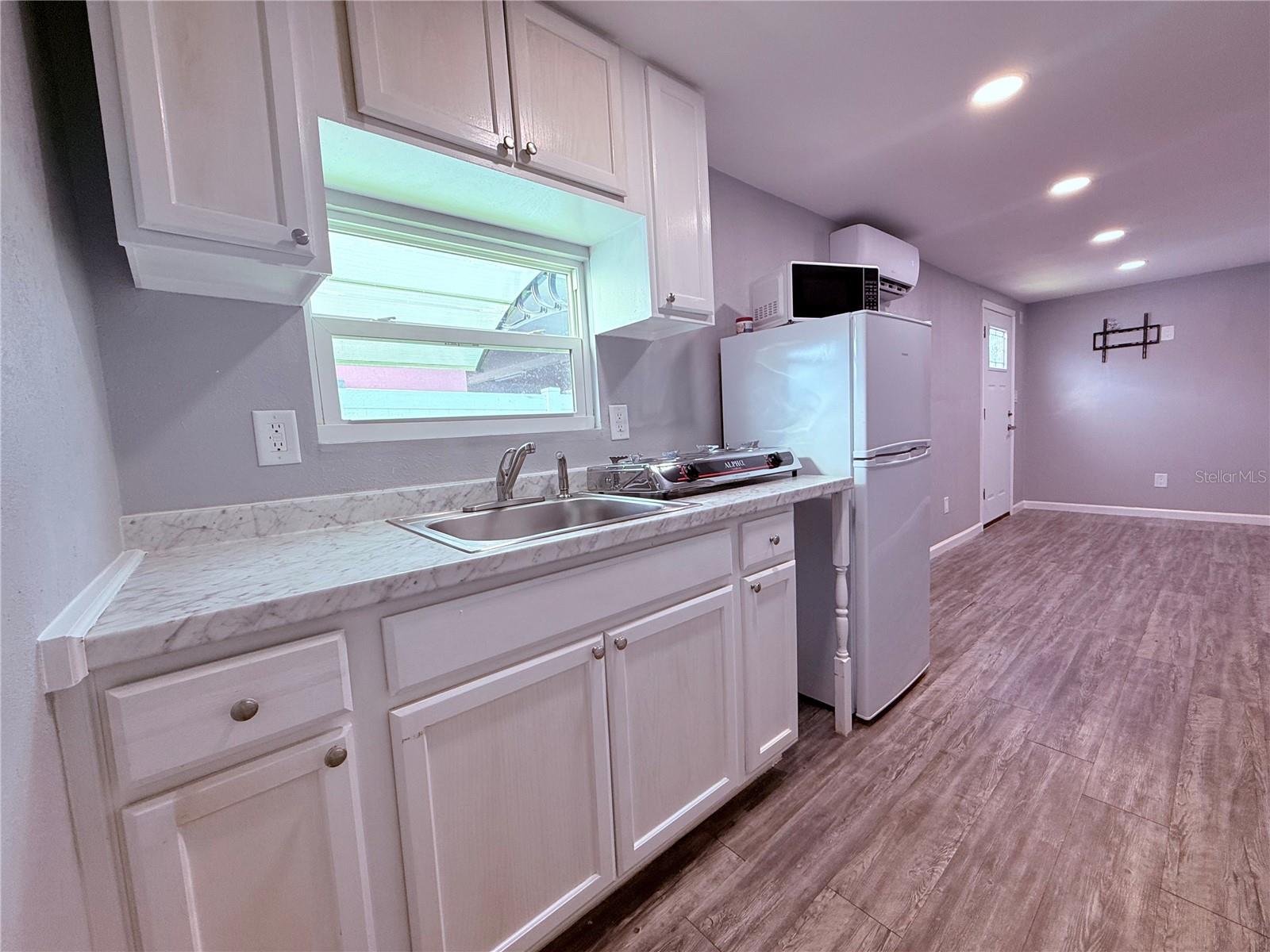 WEST PARK ESTATES UNIT 3 RE - Residential Lease