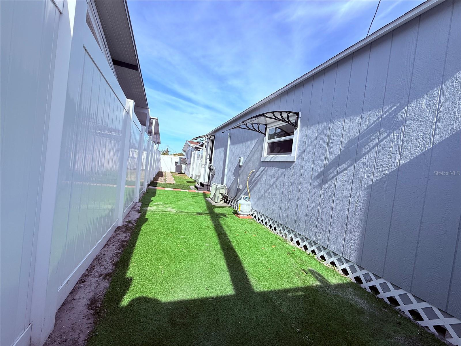 WEST PARK ESTATES UNIT 3 RE - Residential Lease