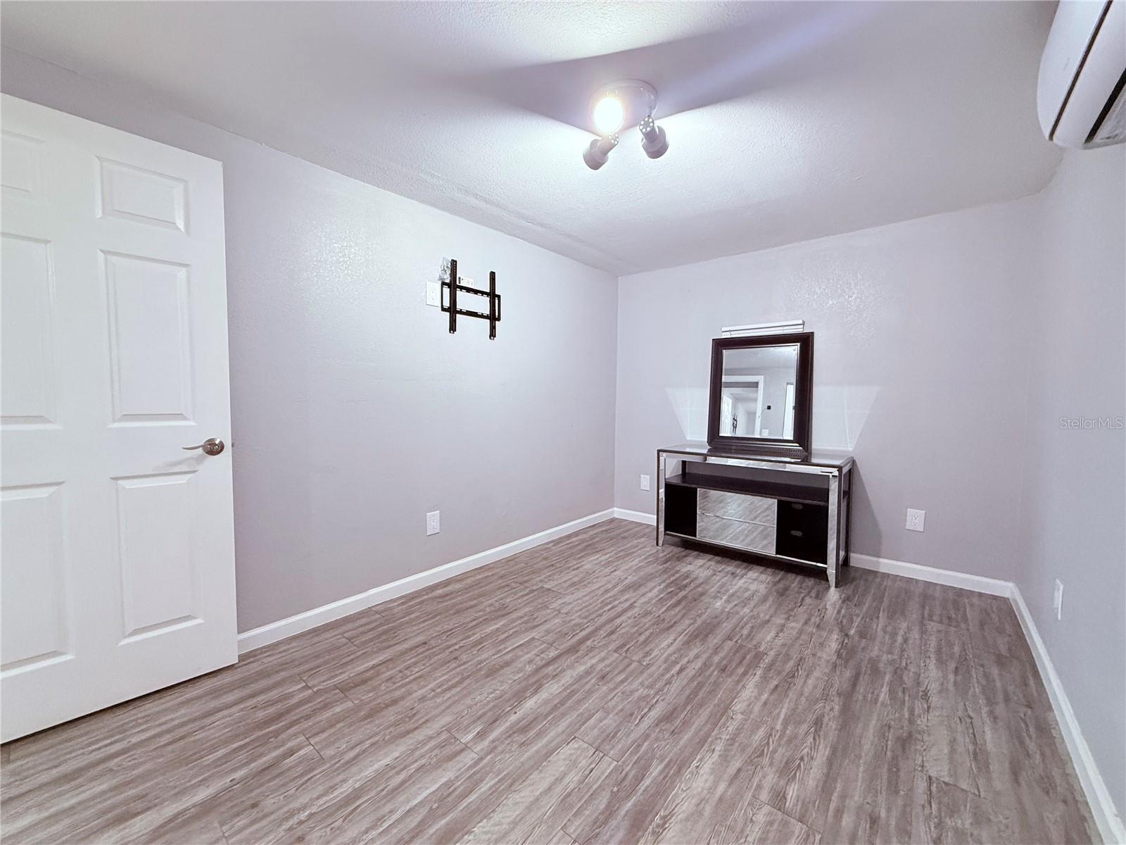 WEST PARK ESTATES UNIT 3 RE - Residential Lease