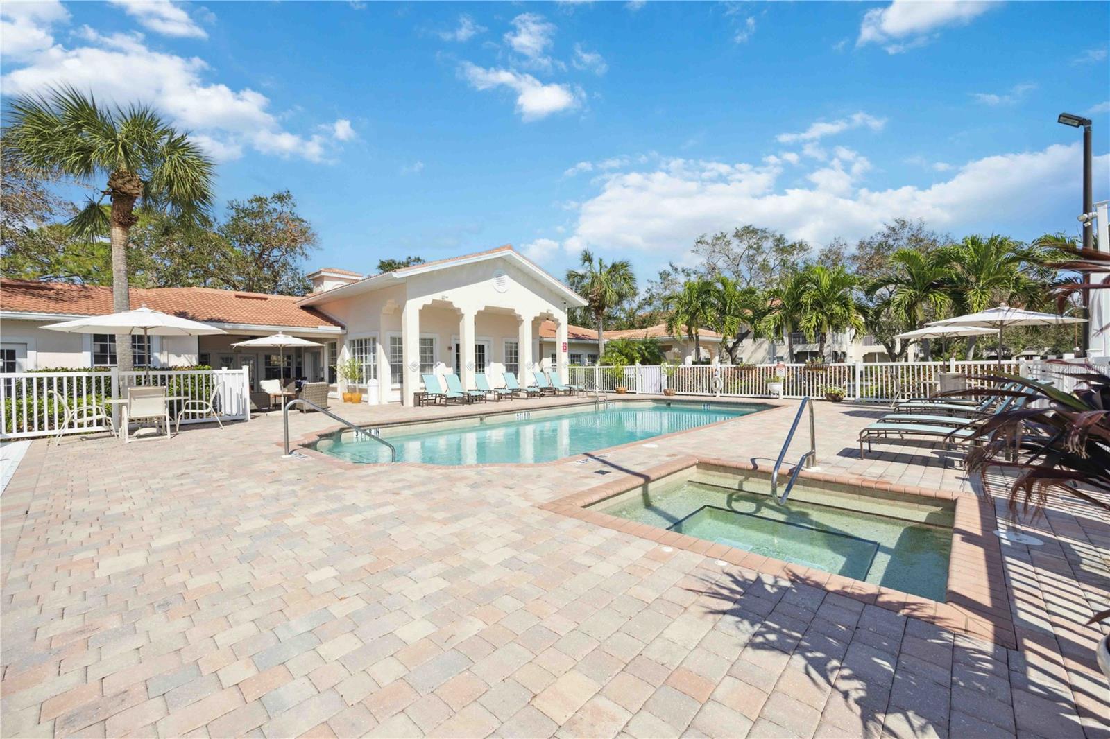 PLAZA DE FLORES - Residential