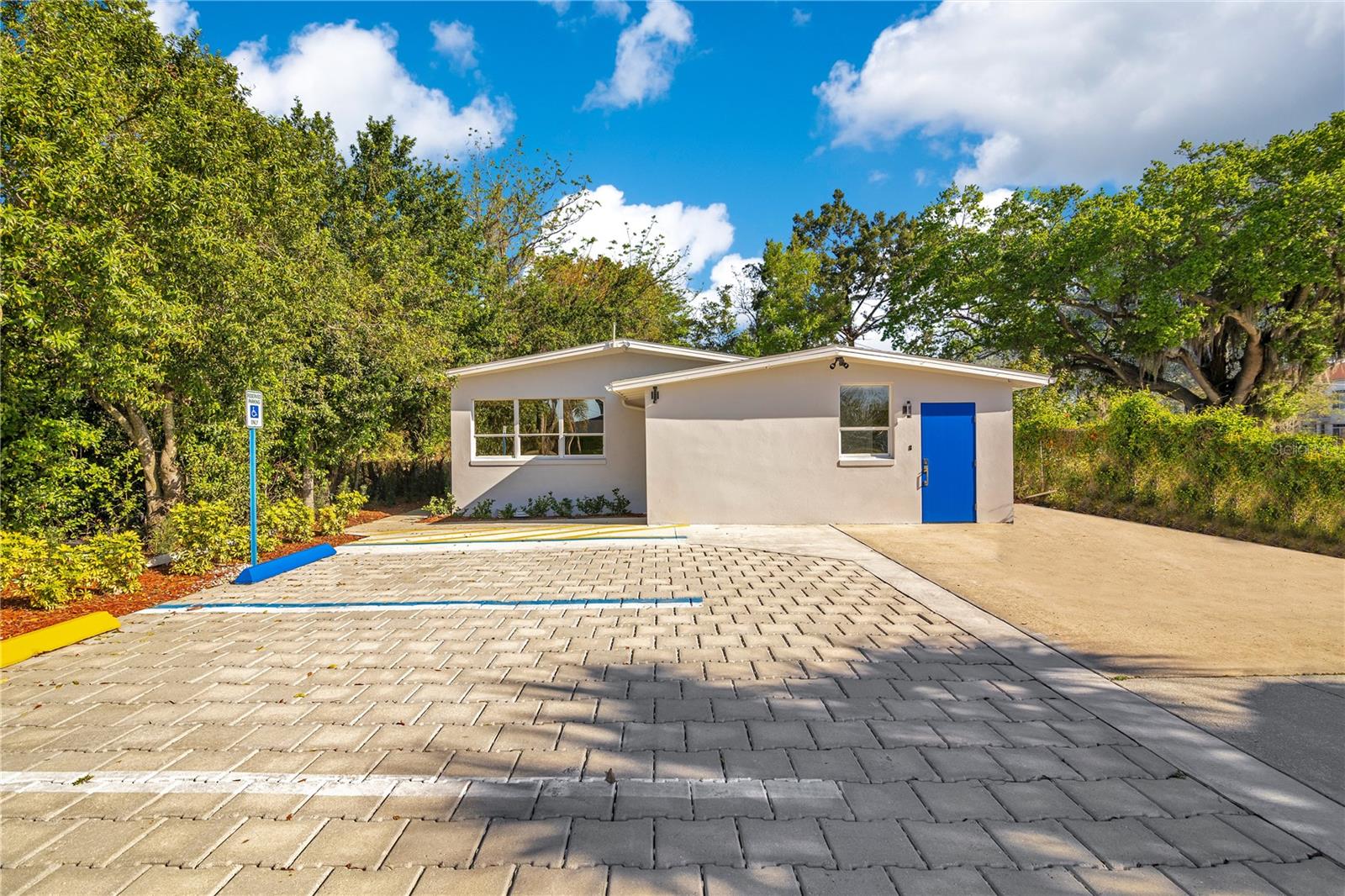 EAST COAST VILLA - Commercial Sale