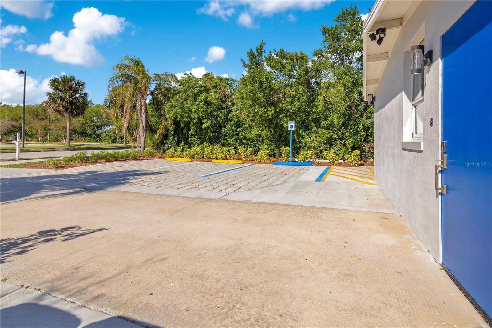 EAST COAST VILLA - Commercial Sale