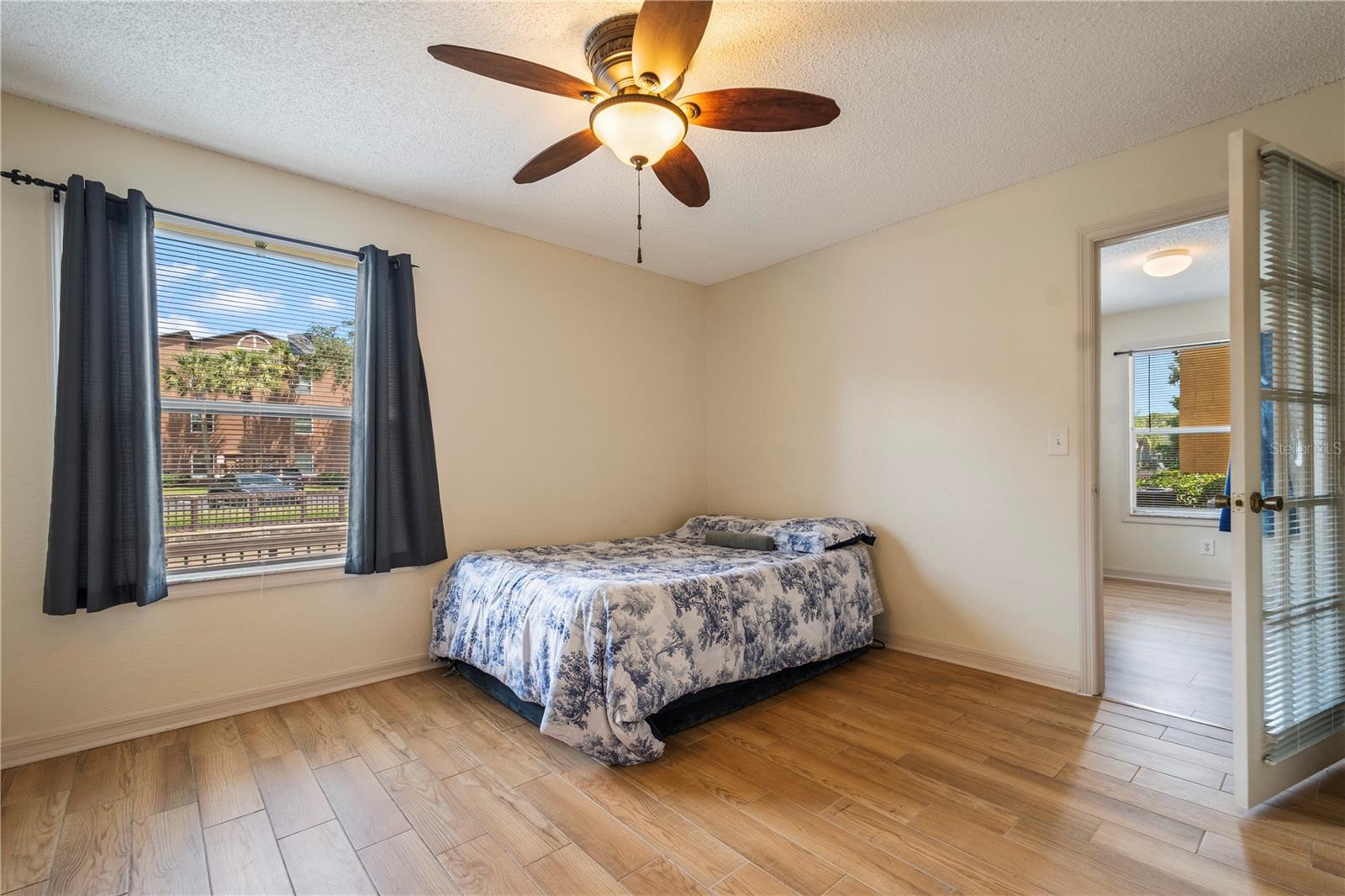 VENETIAN PLACE - Residential