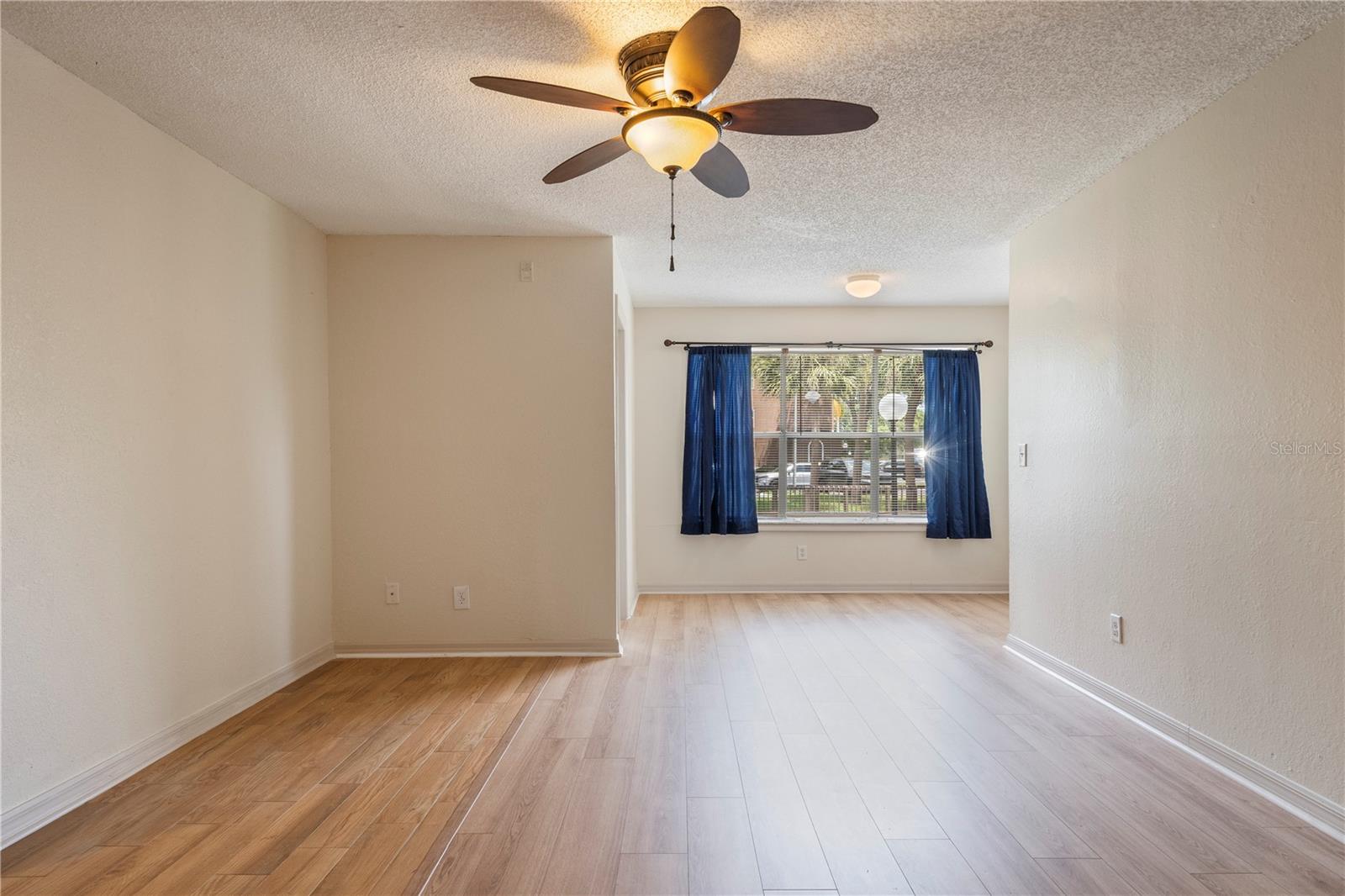 VENETIAN PLACE - Residential