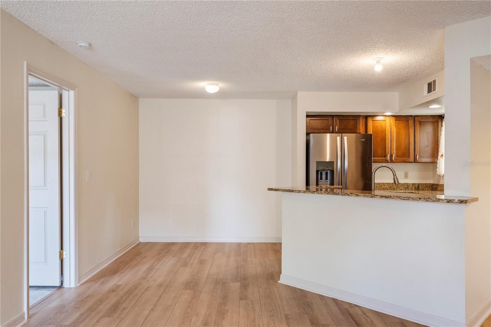 VENETIAN PLACE - Residential
