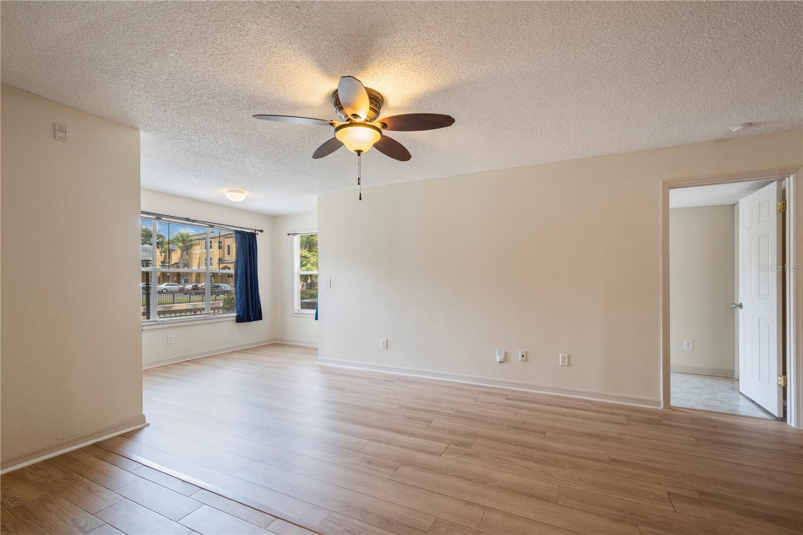 VENETIAN PLACE - Residential