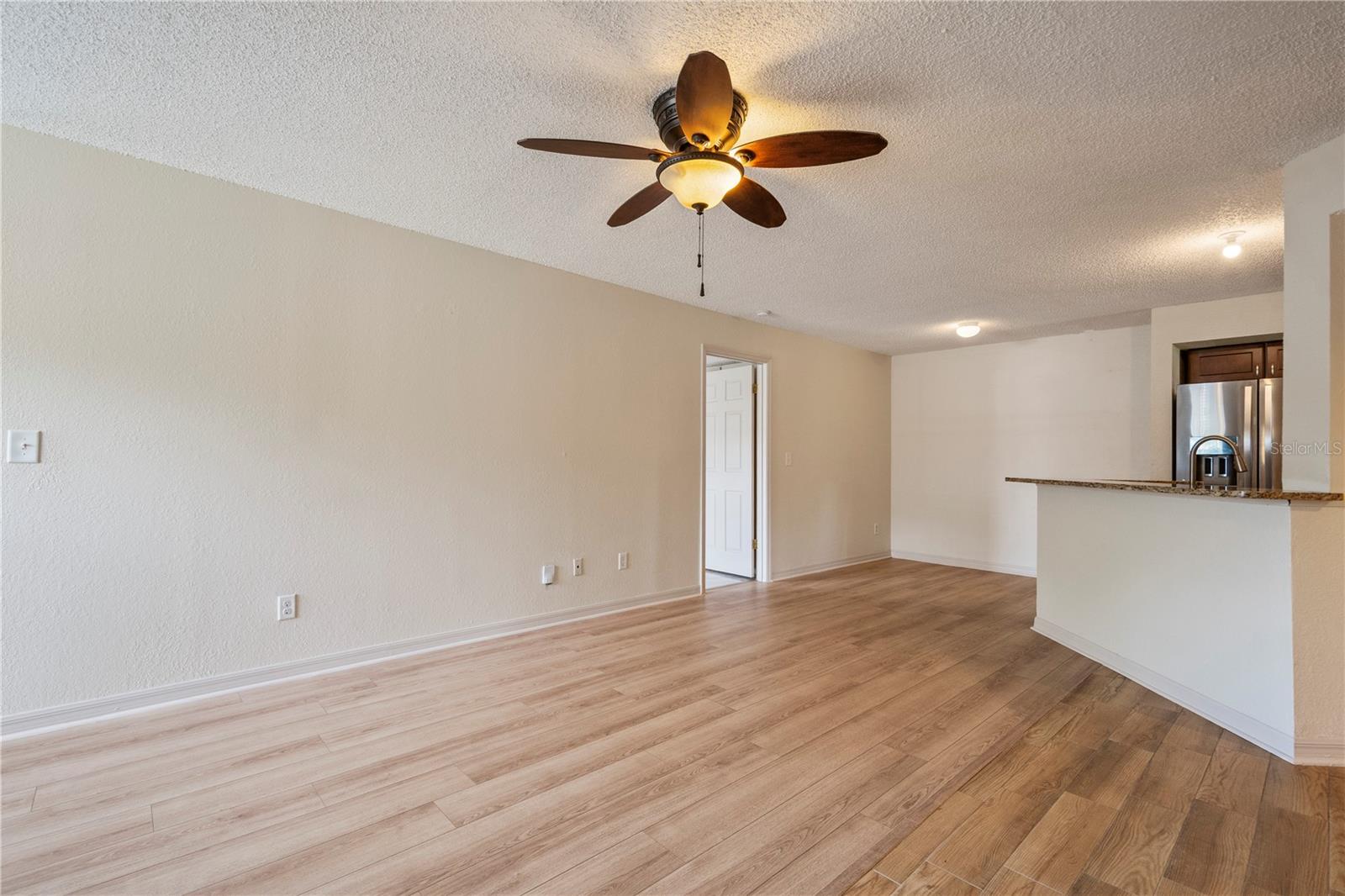 VENETIAN PLACE - Residential