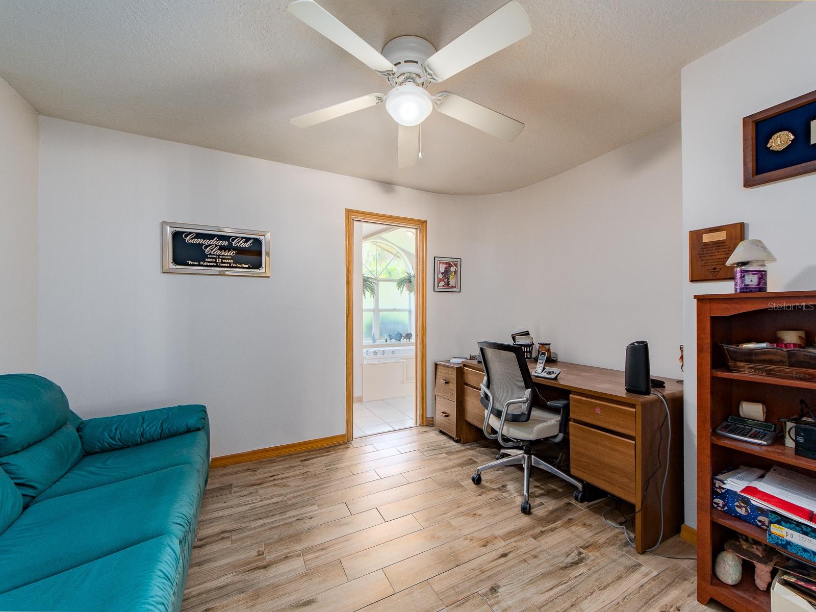 COUNTRY WOODS - Residential