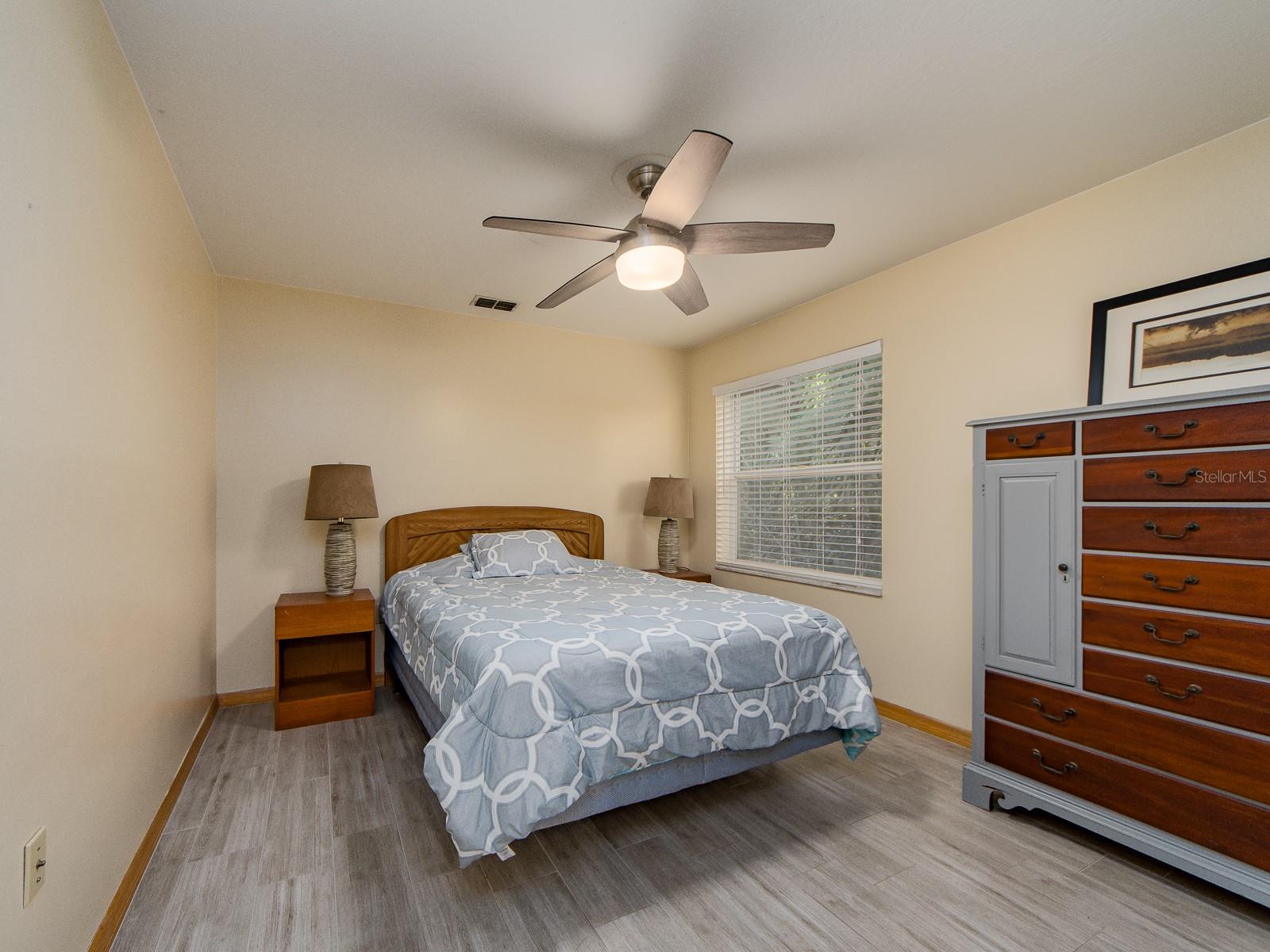 COUNTRY WOODS - Residential