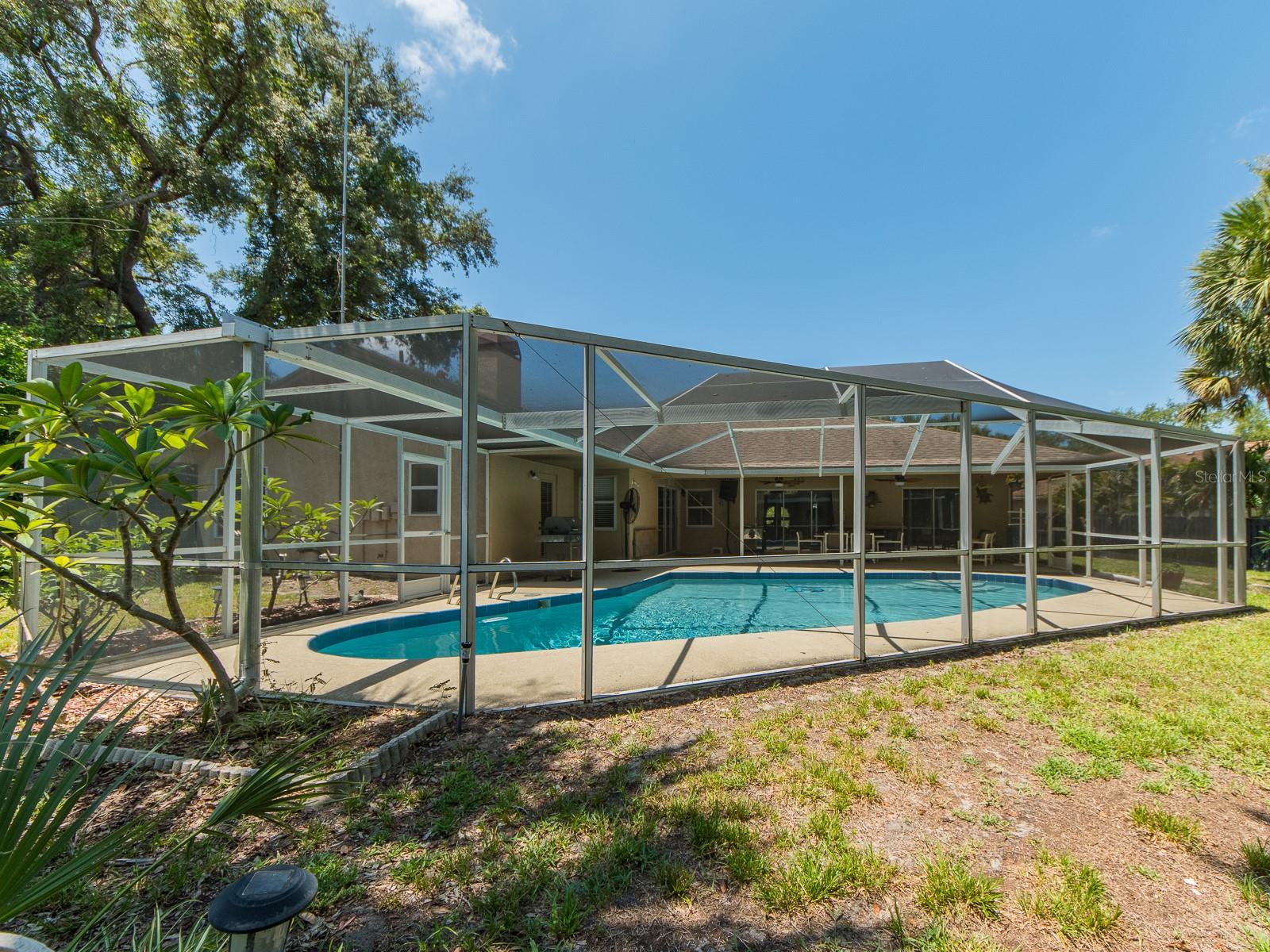 COUNTRY WOODS - Residential