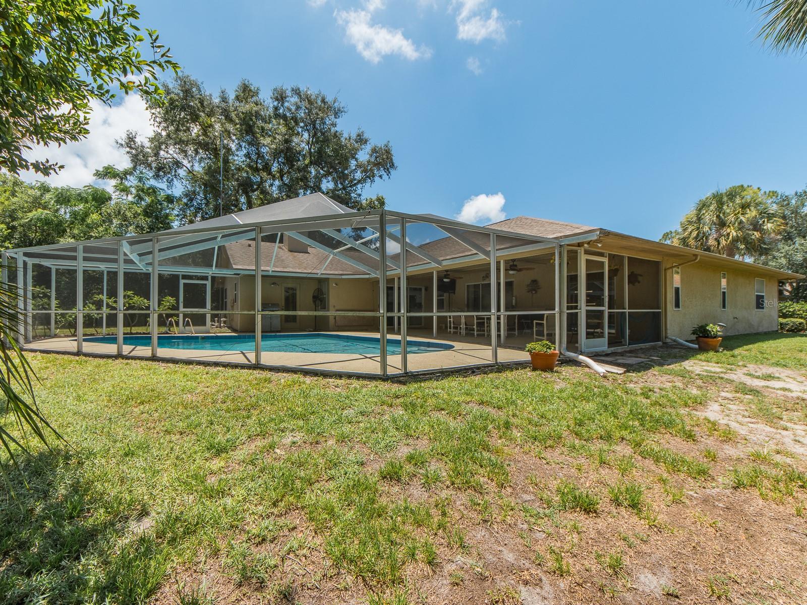 COUNTRY WOODS - Residential