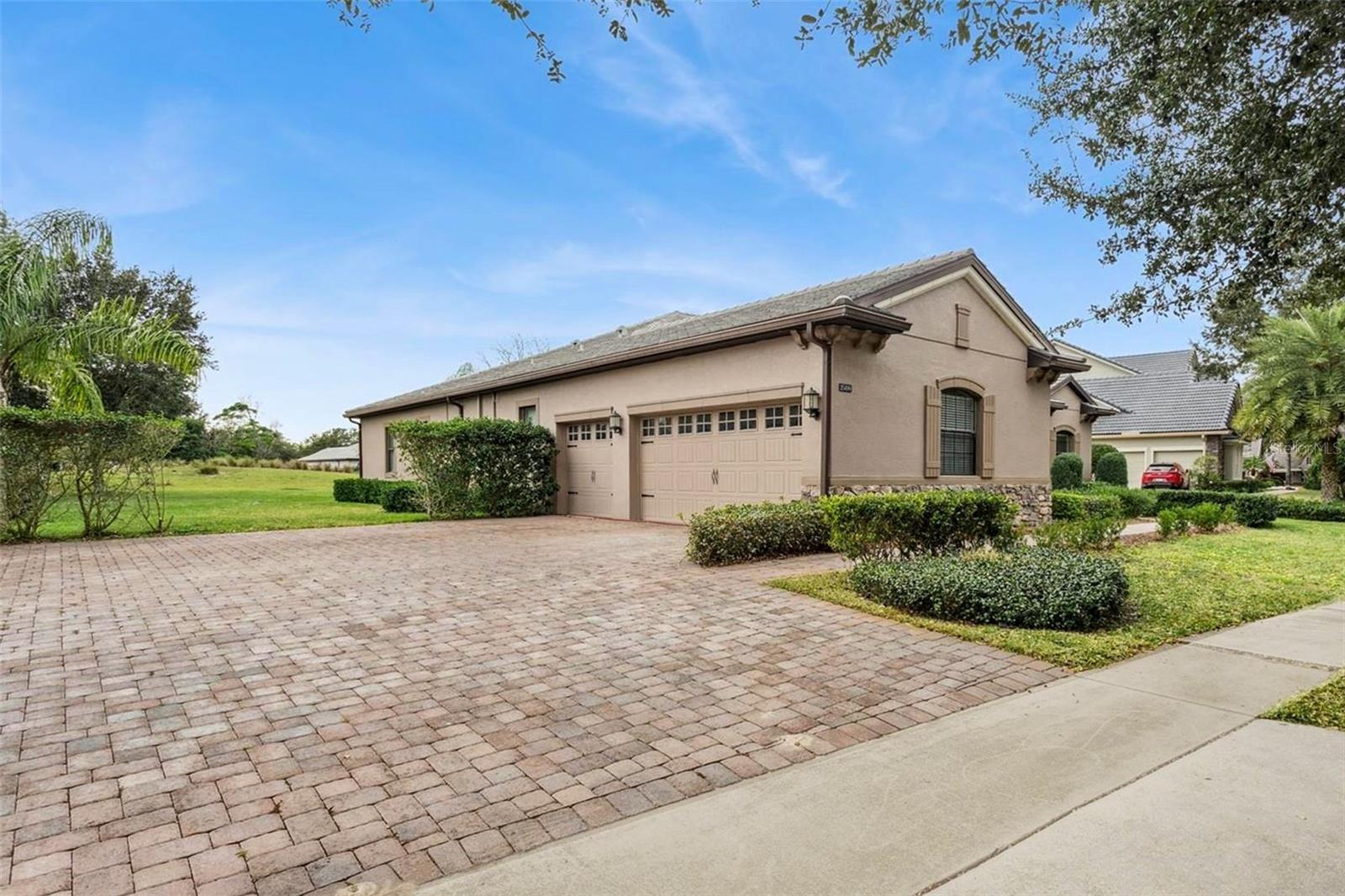 HEATHROW COUNTRY ESTATE - Residential