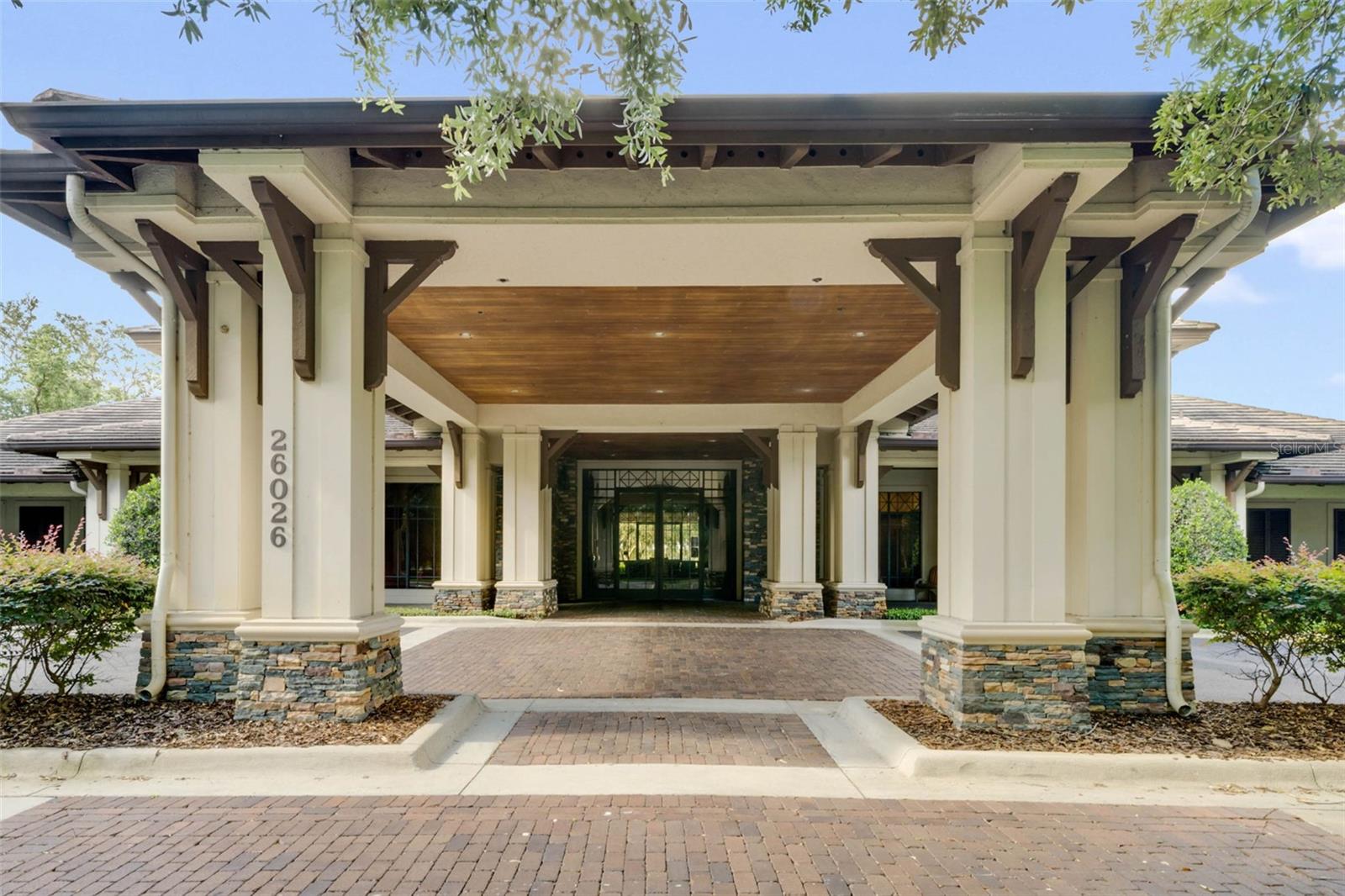 HEATHROW COUNTRY ESTATE - Residential