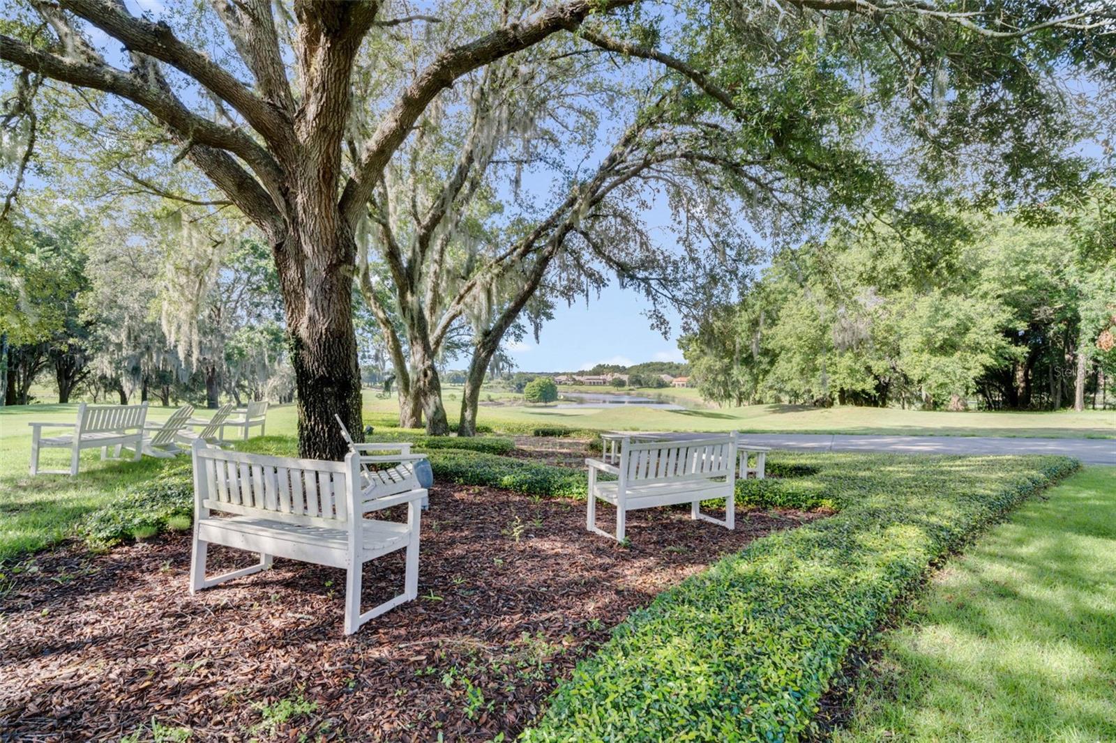HEATHROW COUNTRY ESTATE - Residential