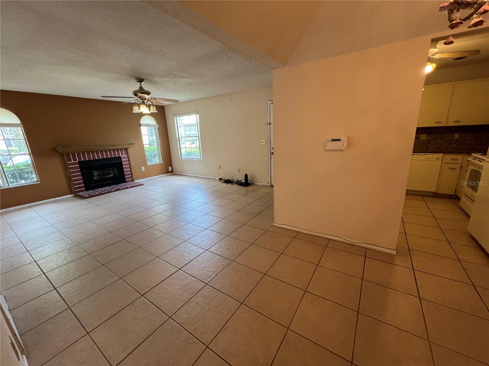 RAINTREE VILLAGE CONDO N - Residential