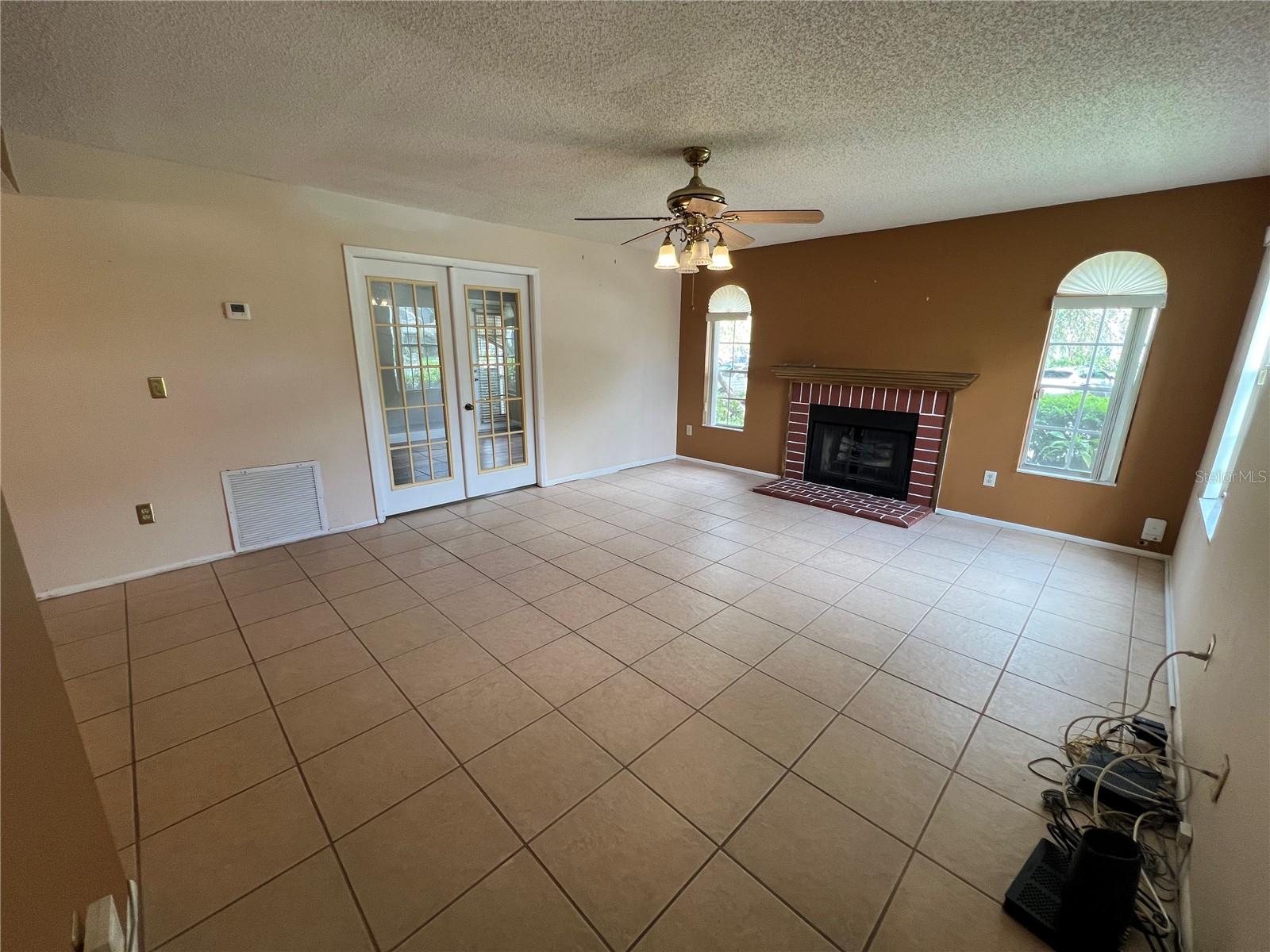 RAINTREE VILLAGE CONDO N - Residential