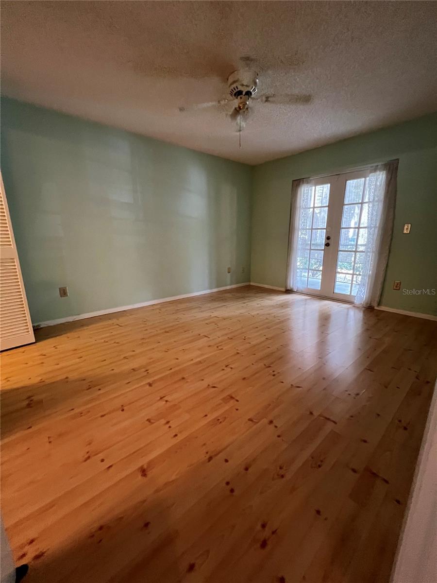 RAINTREE VILLAGE CONDO N - Residential