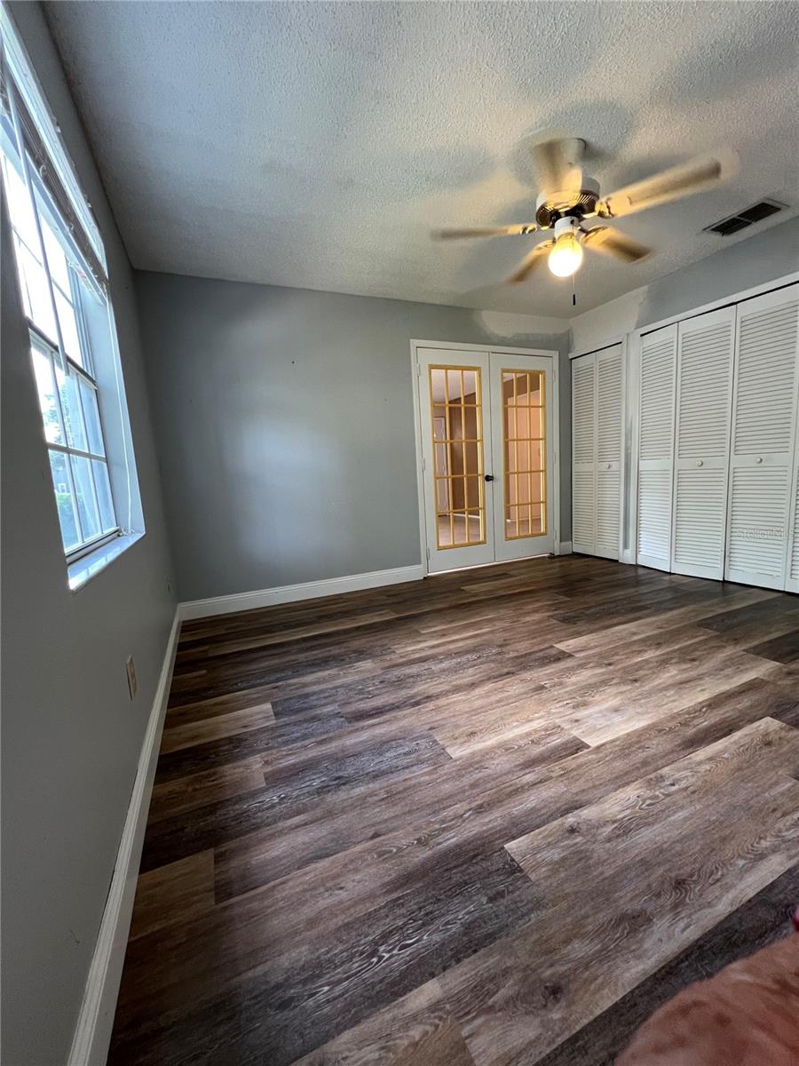 RAINTREE VILLAGE CONDO N - Residential