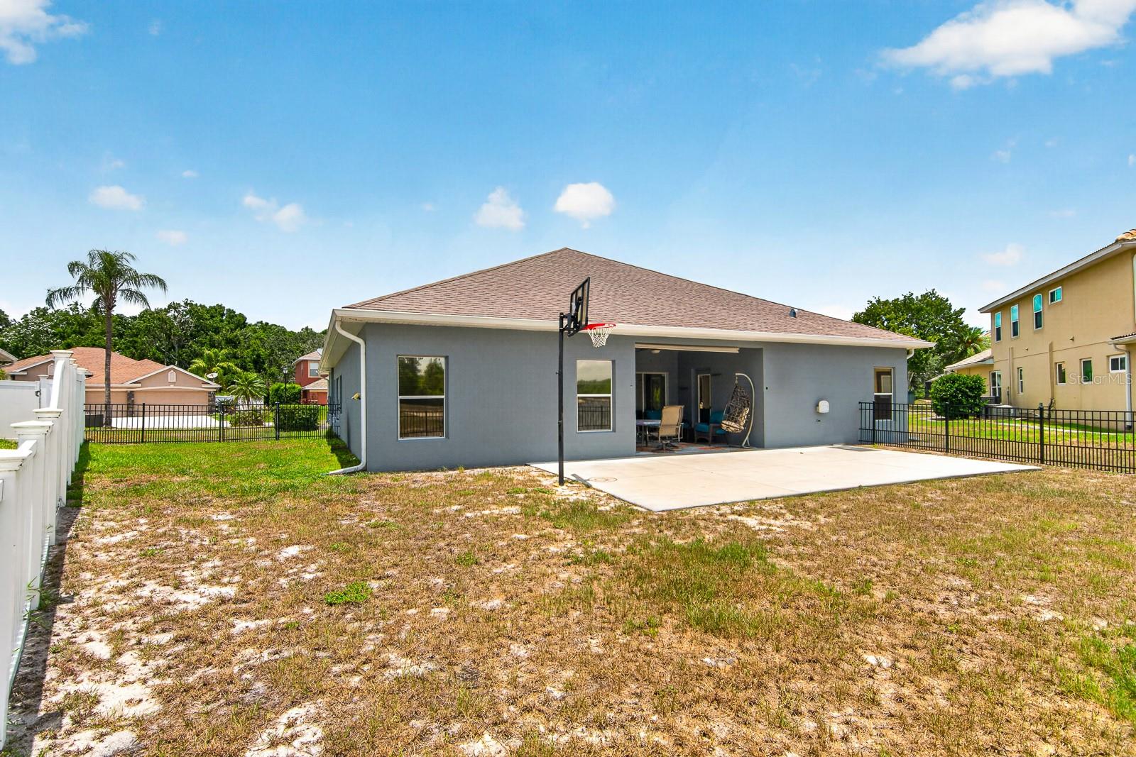 WATERS EDGE 02 - Residential