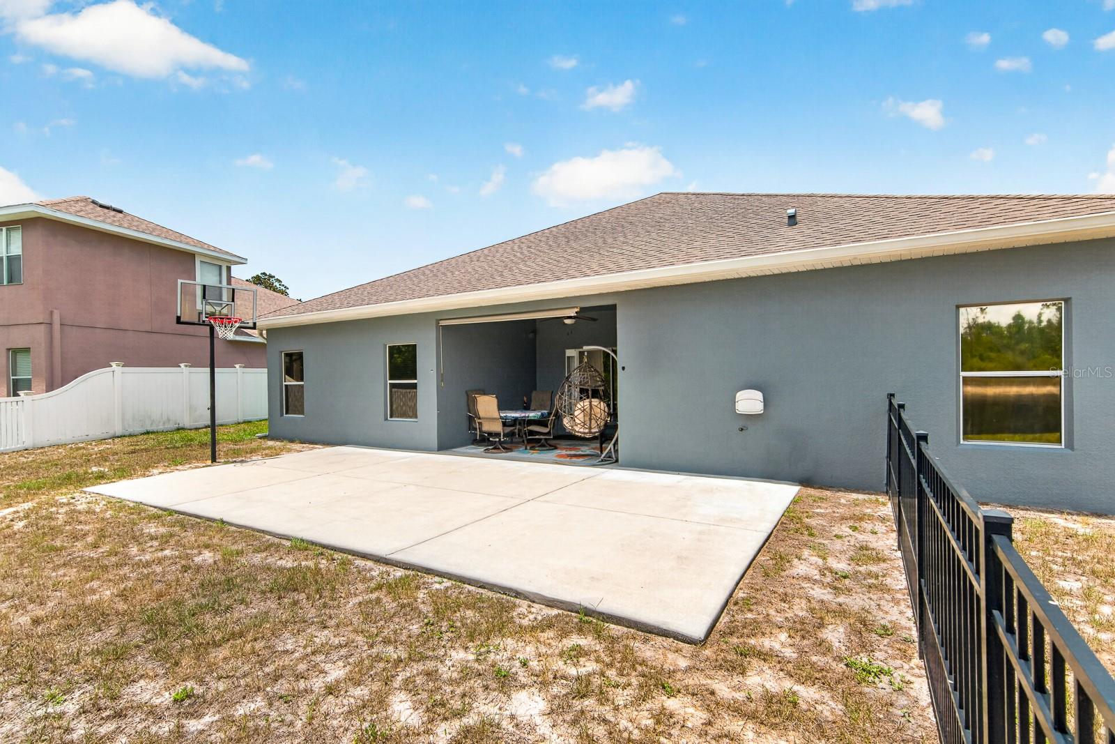 WATERS EDGE 02 - Residential