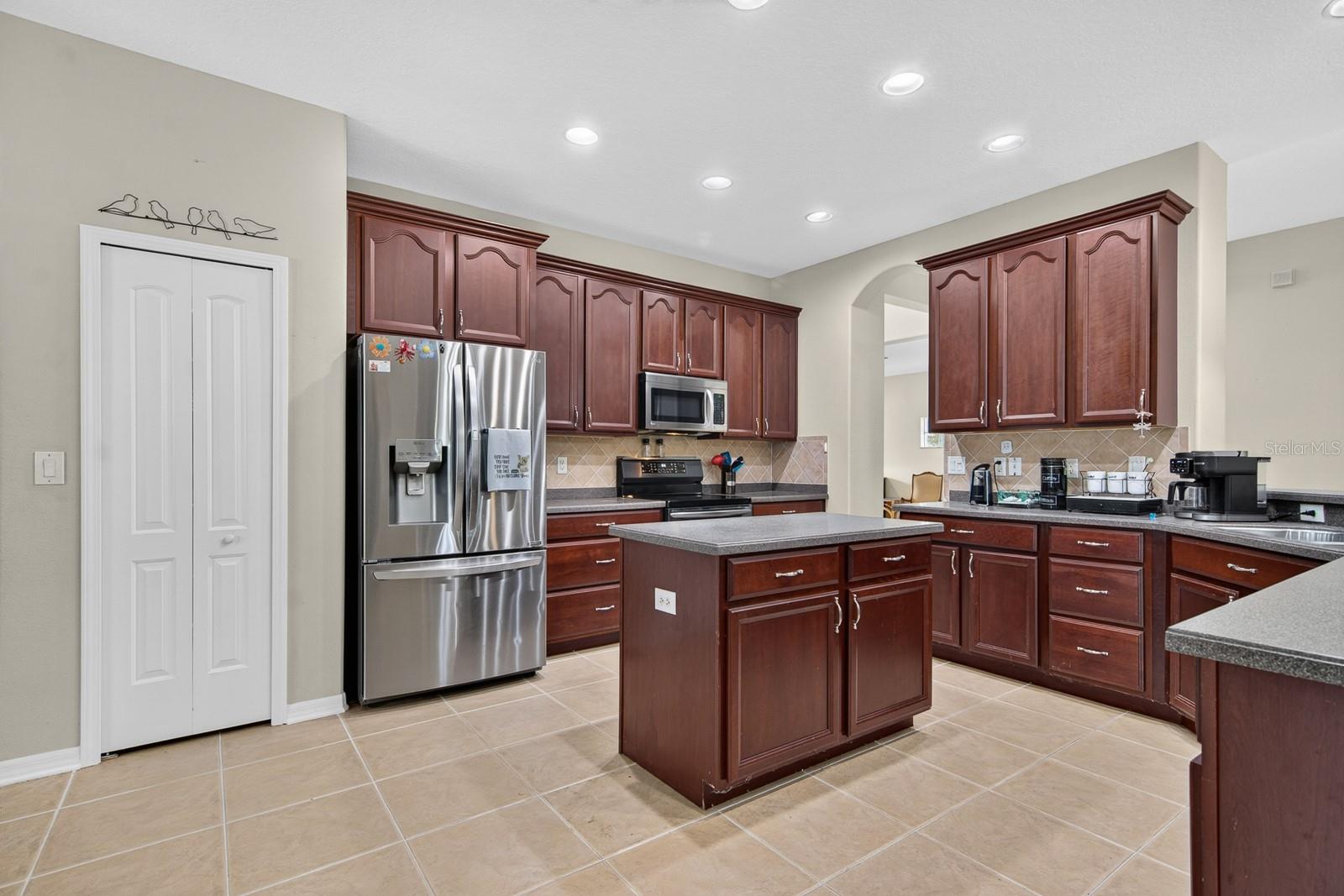 WATERS EDGE 02 - Residential