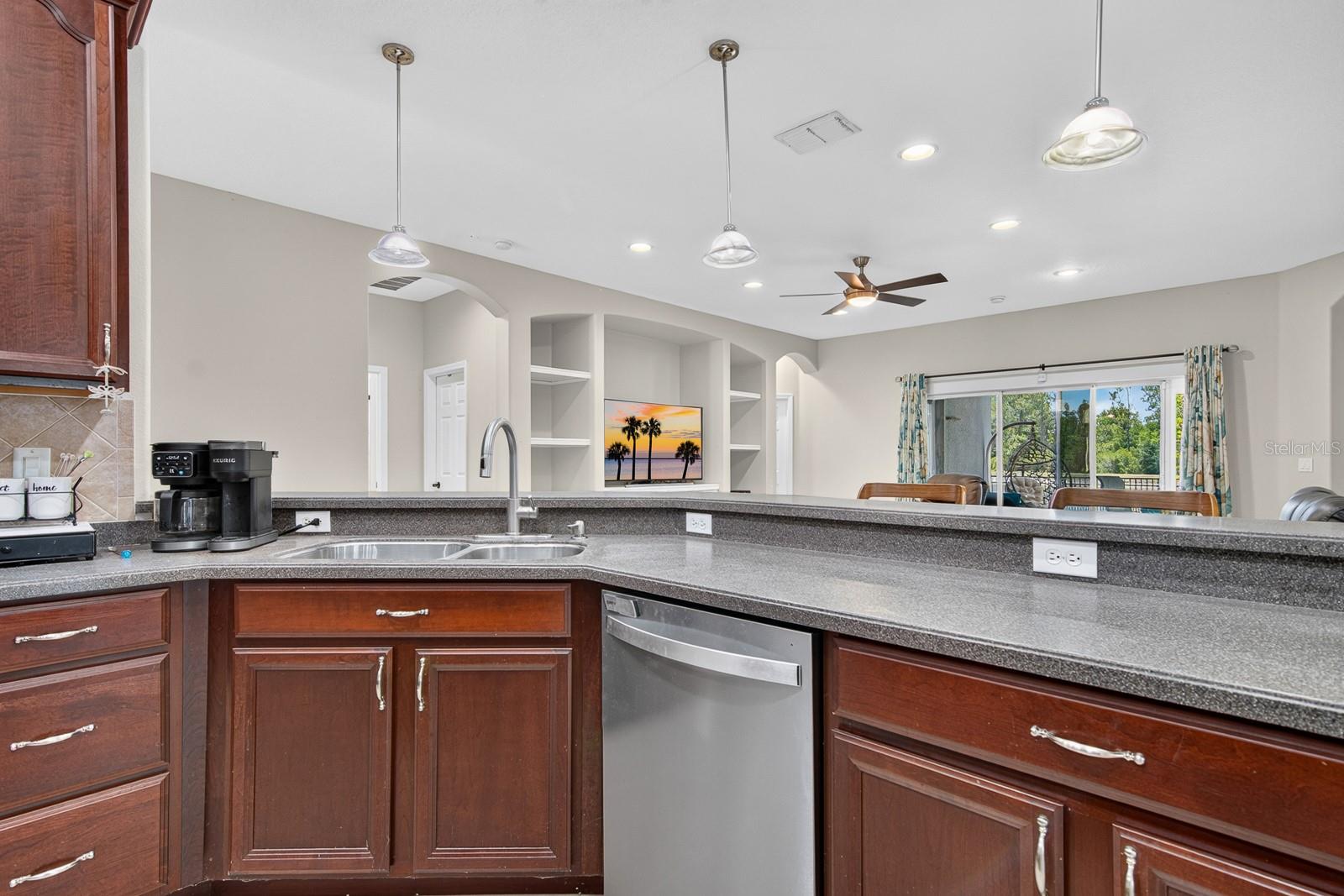 WATERS EDGE 02 - Residential