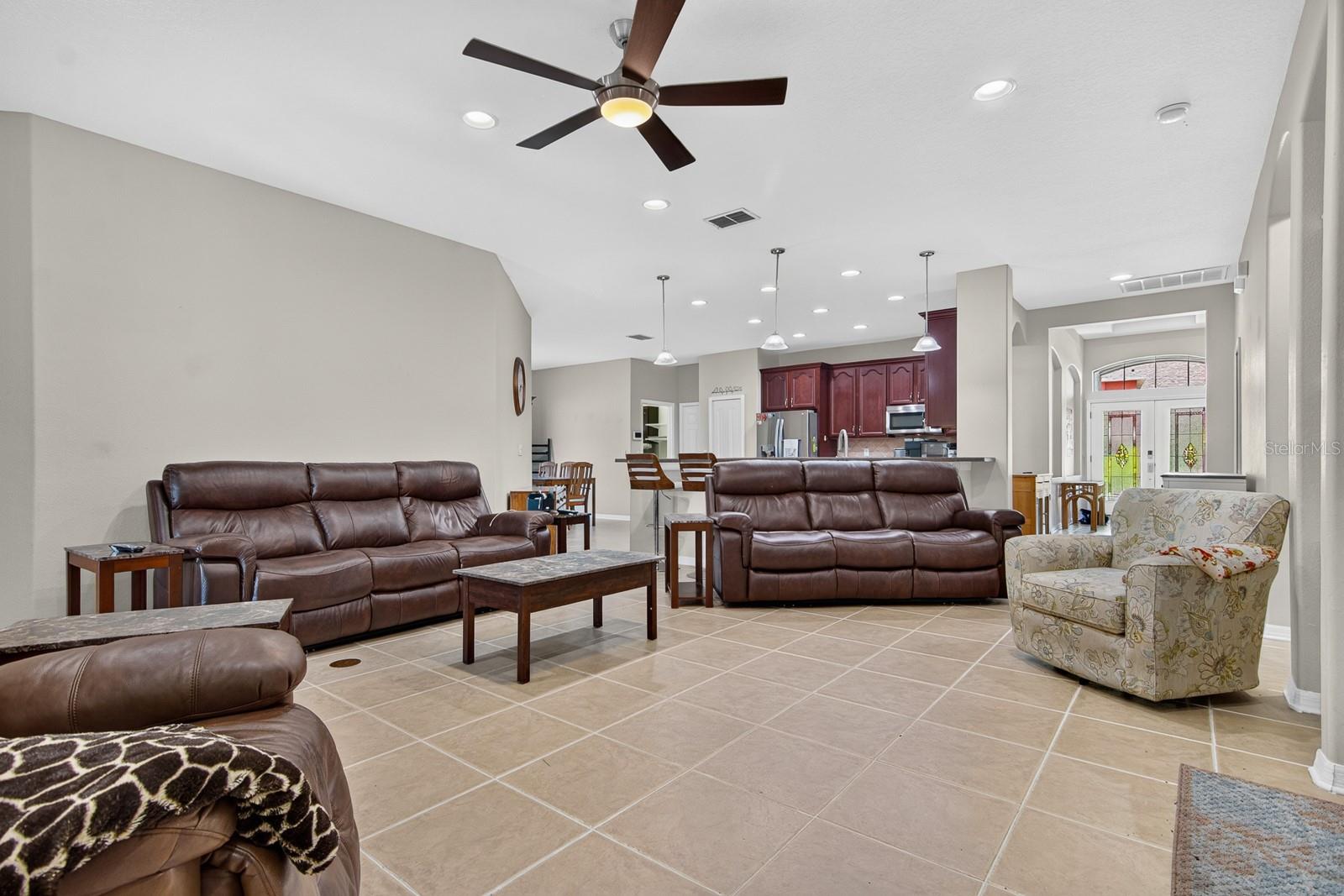 WATERS EDGE 02 - Residential