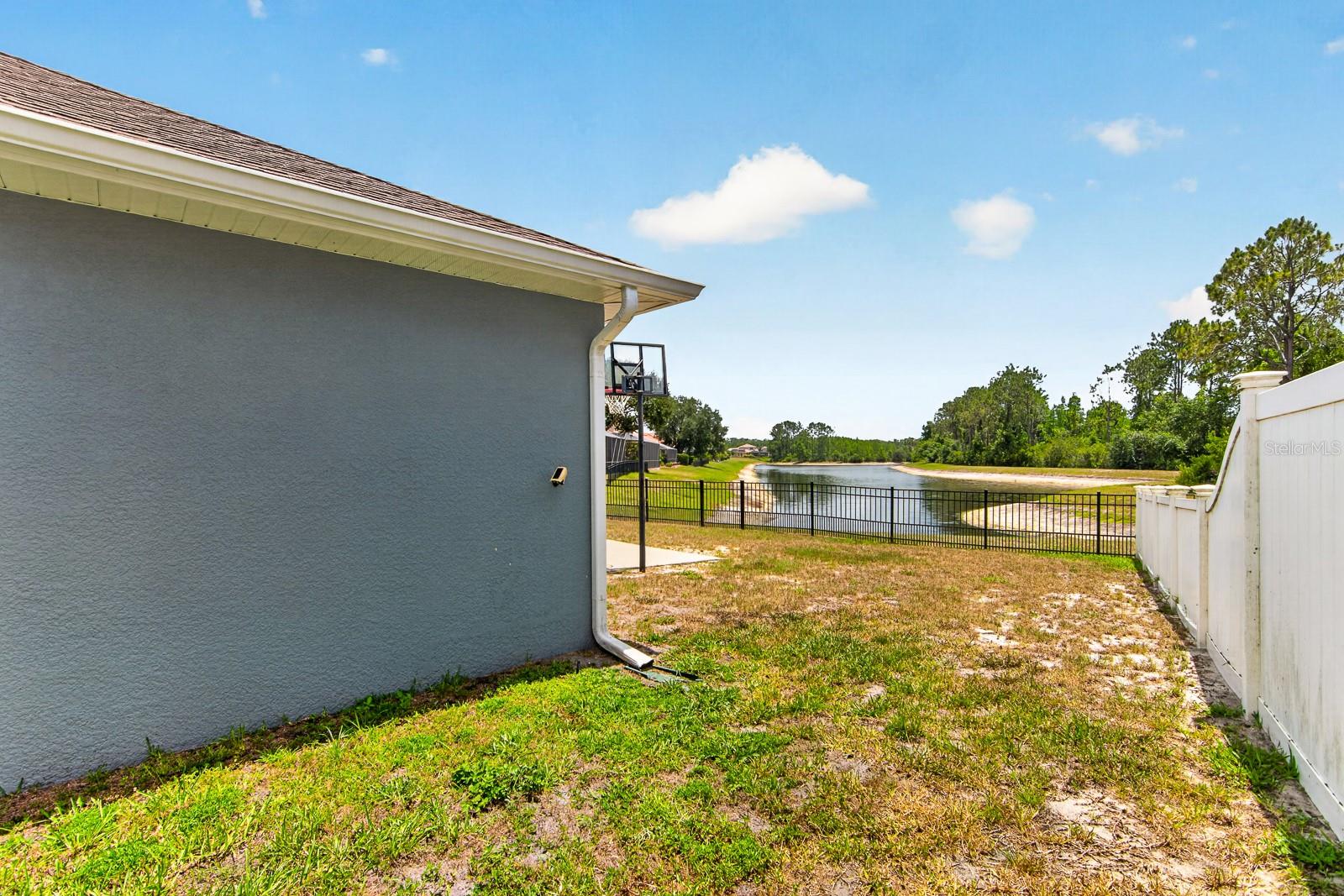 WATERS EDGE 02 - Residential