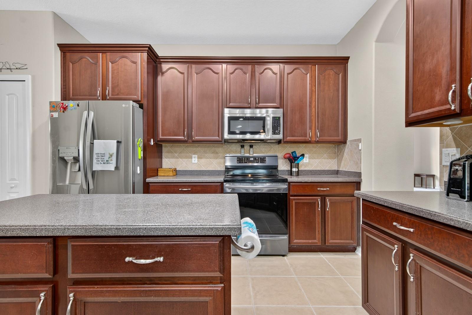 WATERS EDGE 02 - Residential