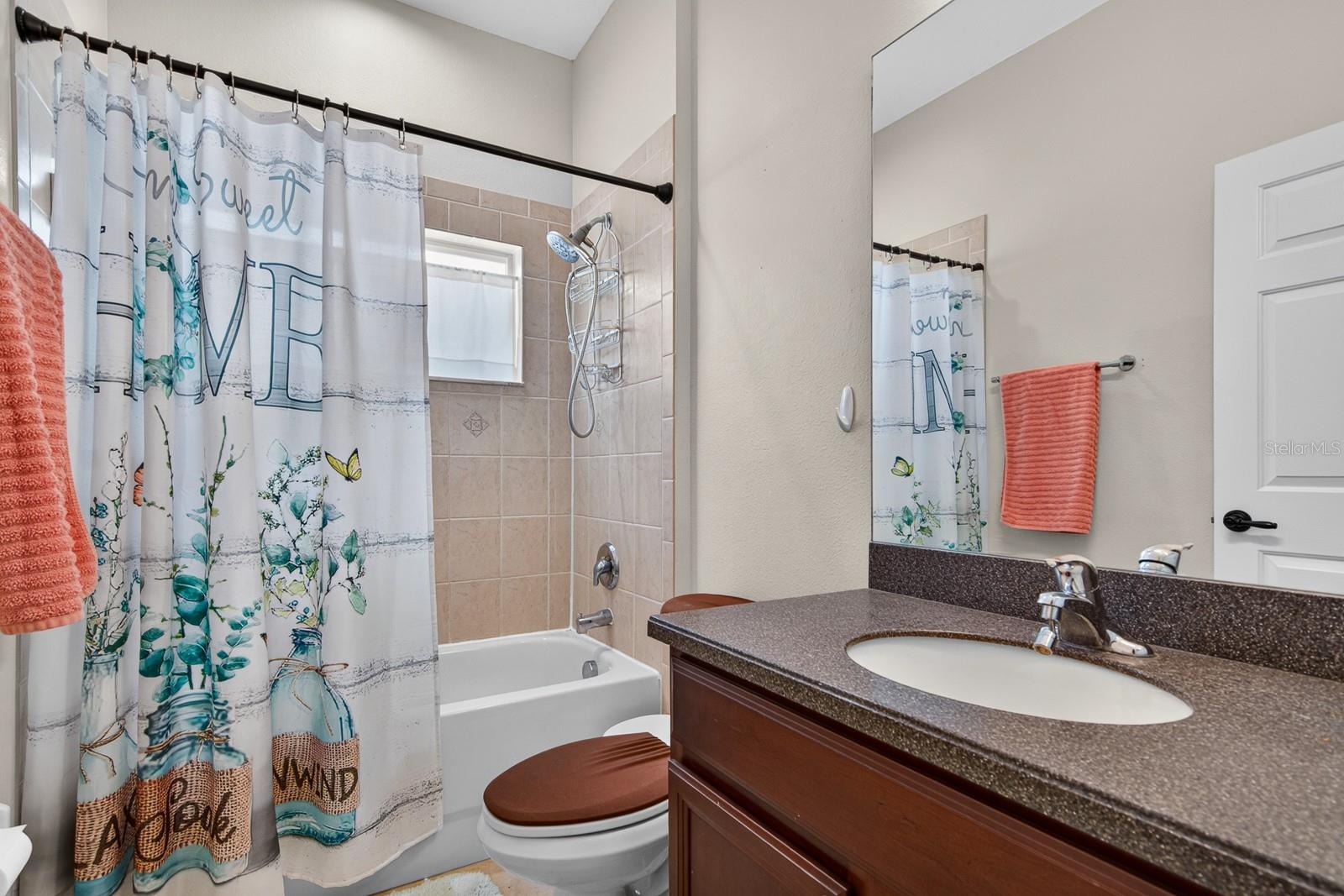 WATERS EDGE 02 - Residential