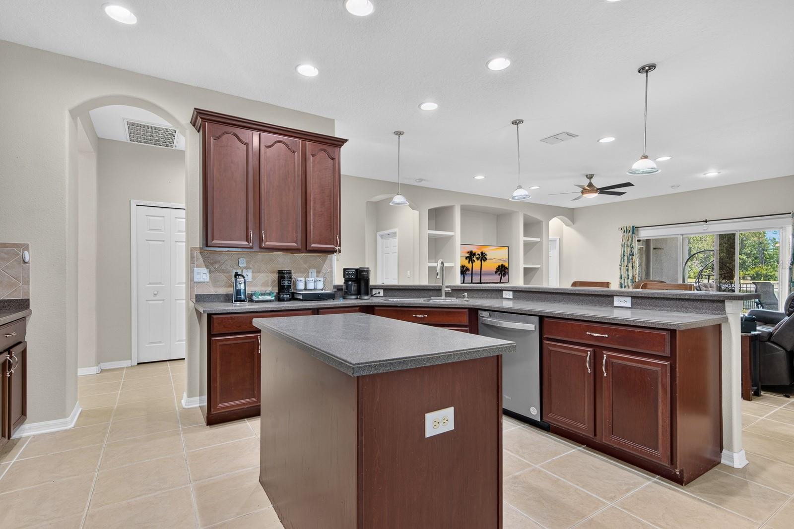 WATERS EDGE 02 - Residential