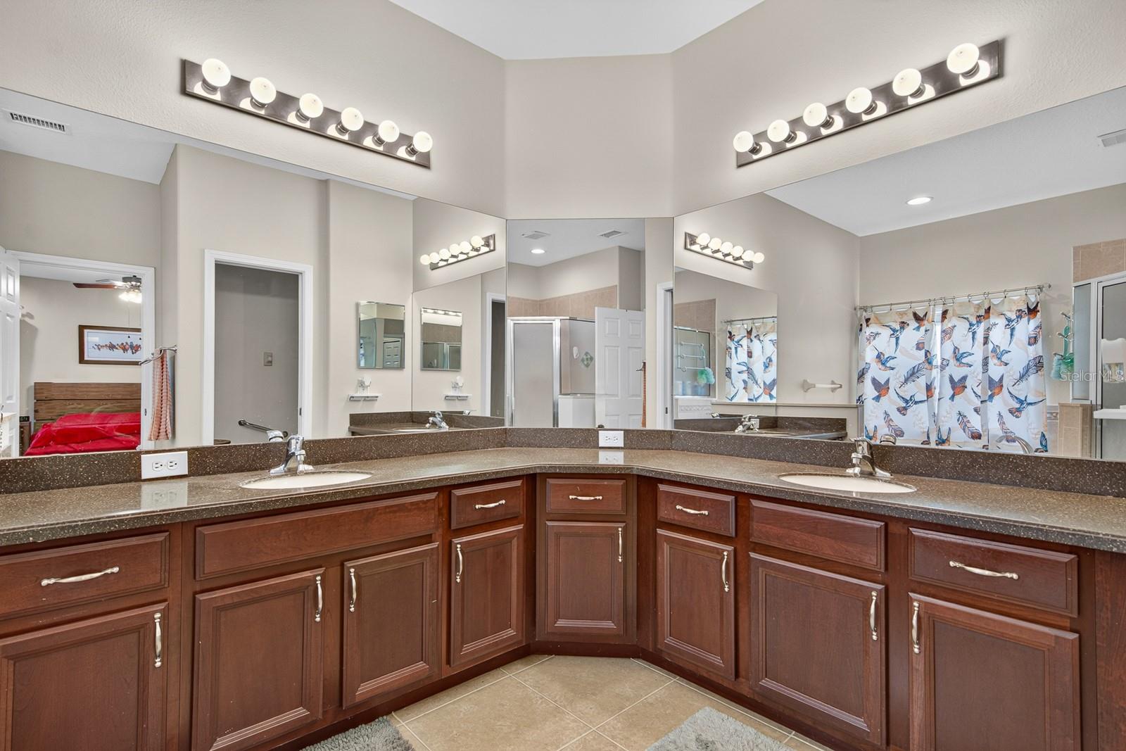 WATERS EDGE 02 - Residential