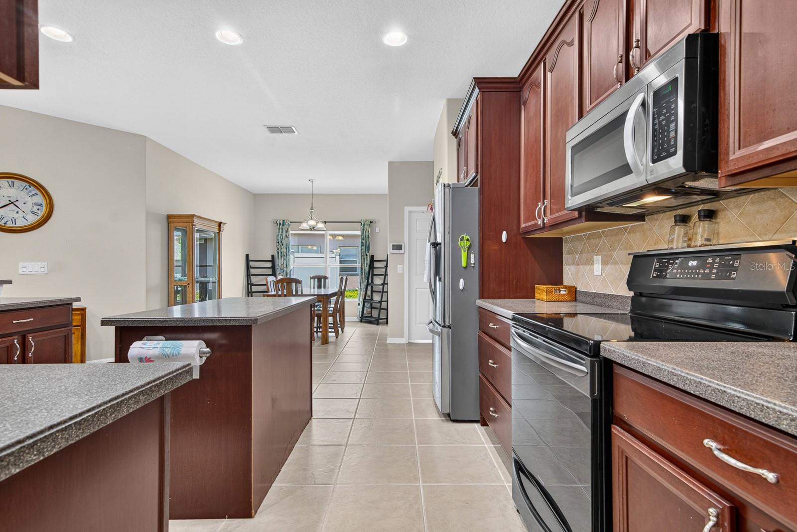 WATERS EDGE 02 - Residential