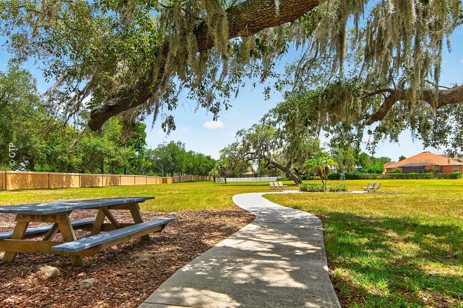 WATERS EDGE 02 - Residential