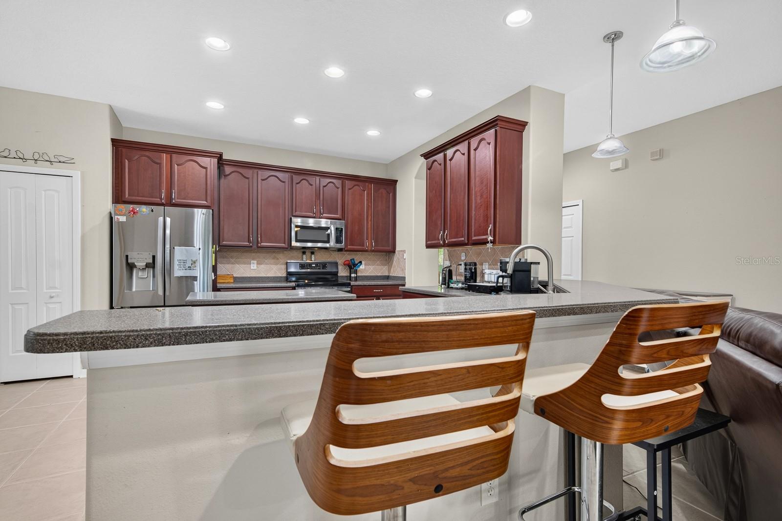 WATERS EDGE 02 - Residential